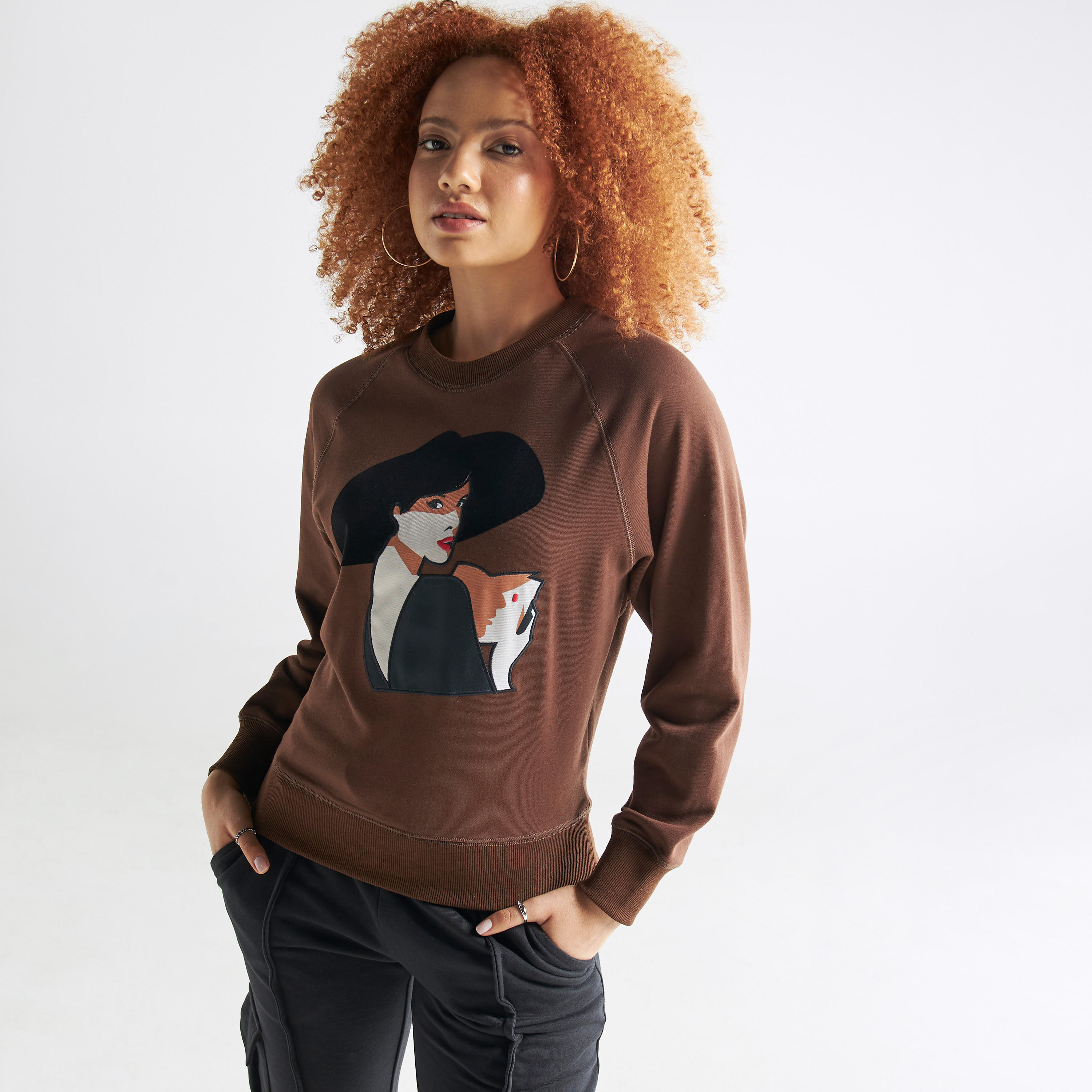 سويت شيرت بأكمام طويلة وزخارف-women-winterwear-hoodiesandsweatshirts-sweatshirts-image-1