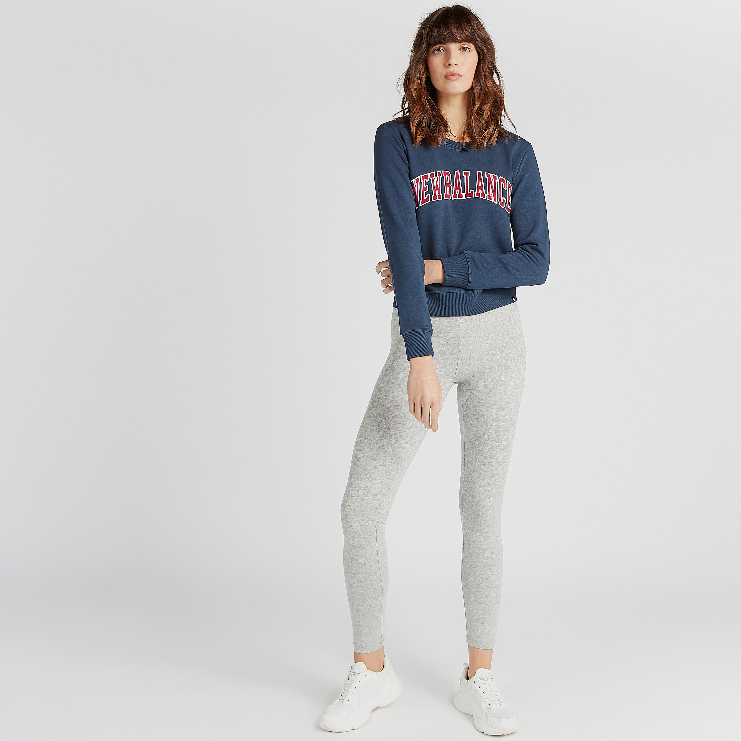 سويت شيرت بياقة ضيقة وأكمام طويلة وطبعات من نيو بالانس-women-winterwear-hoodiesandsweatshirts-sweatshirts-image-2