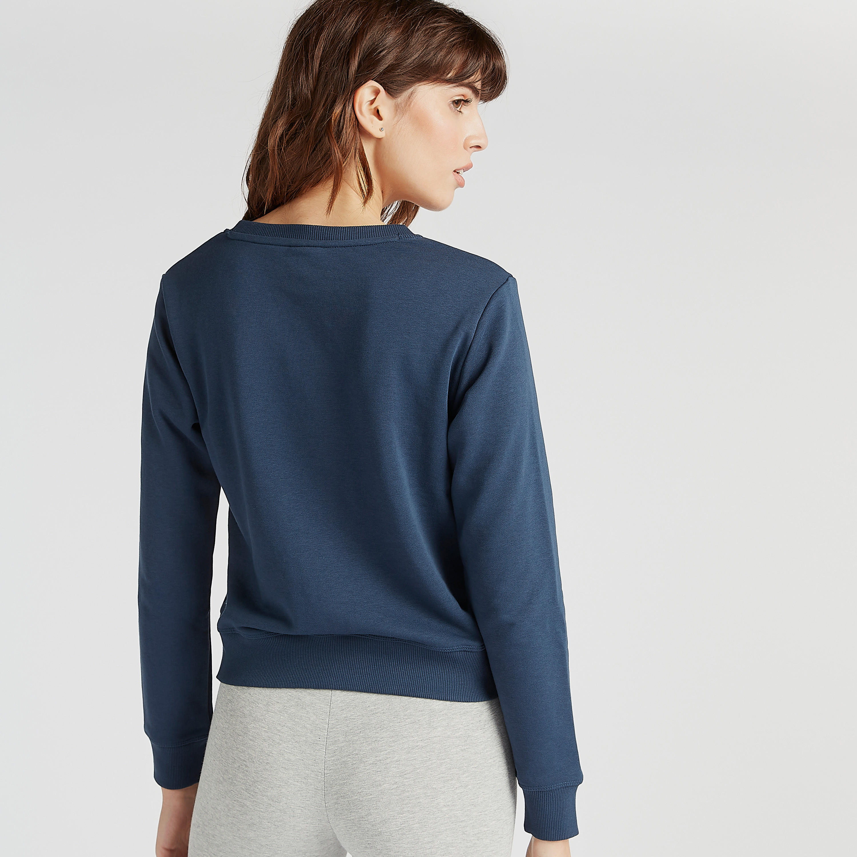 سويت شيرت بياقة ضيقة وأكمام طويلة وطبعات من نيو بالانس-women-winterwear-hoodiesandsweatshirts-sweatshirts-image-4