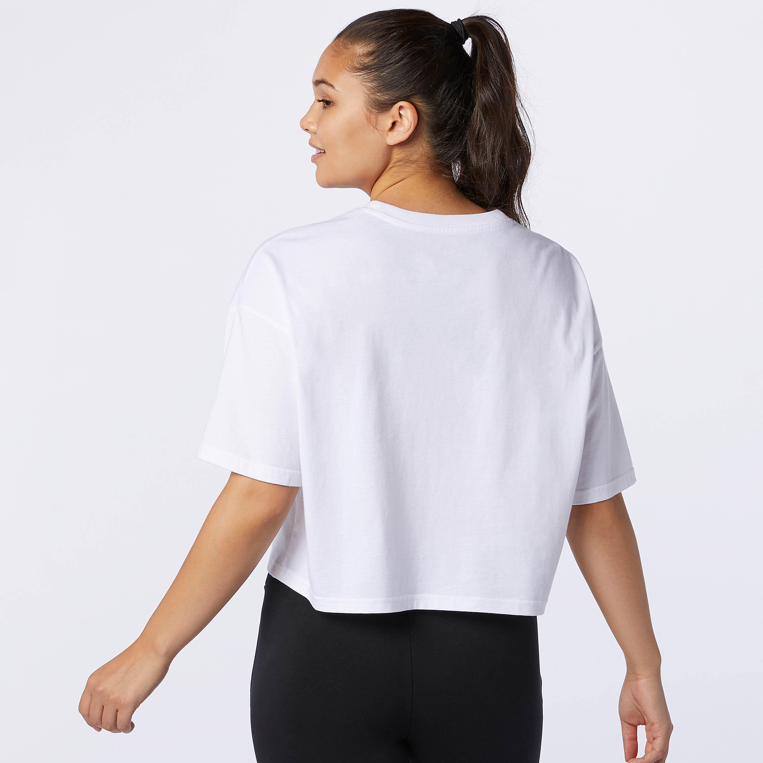 تيشيرت بأكمام قصيرة سبورت ستايل اوبتكس من نيو بالانس-women-clothing-sportswearandactivewear-tshirtsandvests-image-3