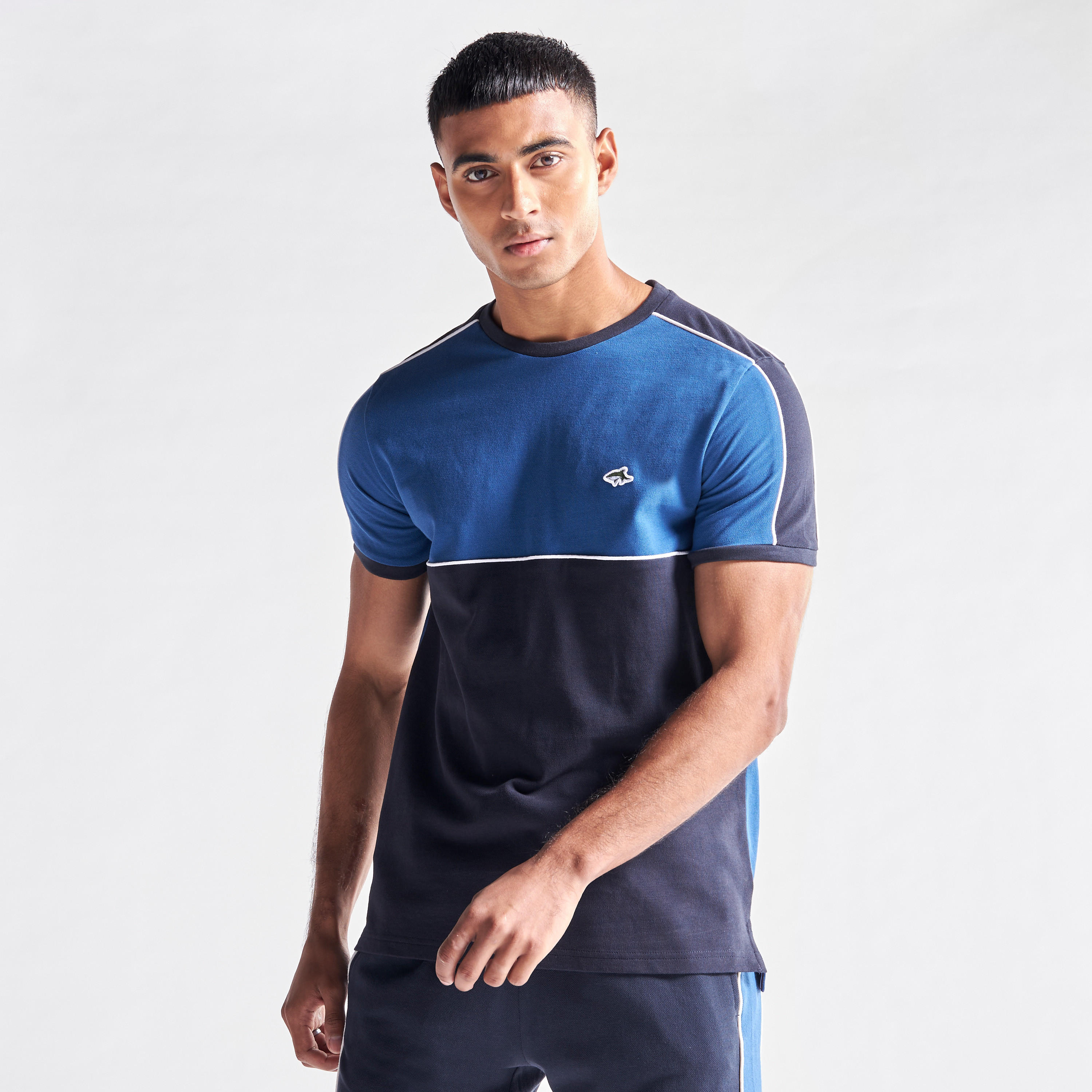 تيشيرت بياقة ضيّقة من لي شارك-men-clothing-tshirtsandpolos-tshirts-image-4