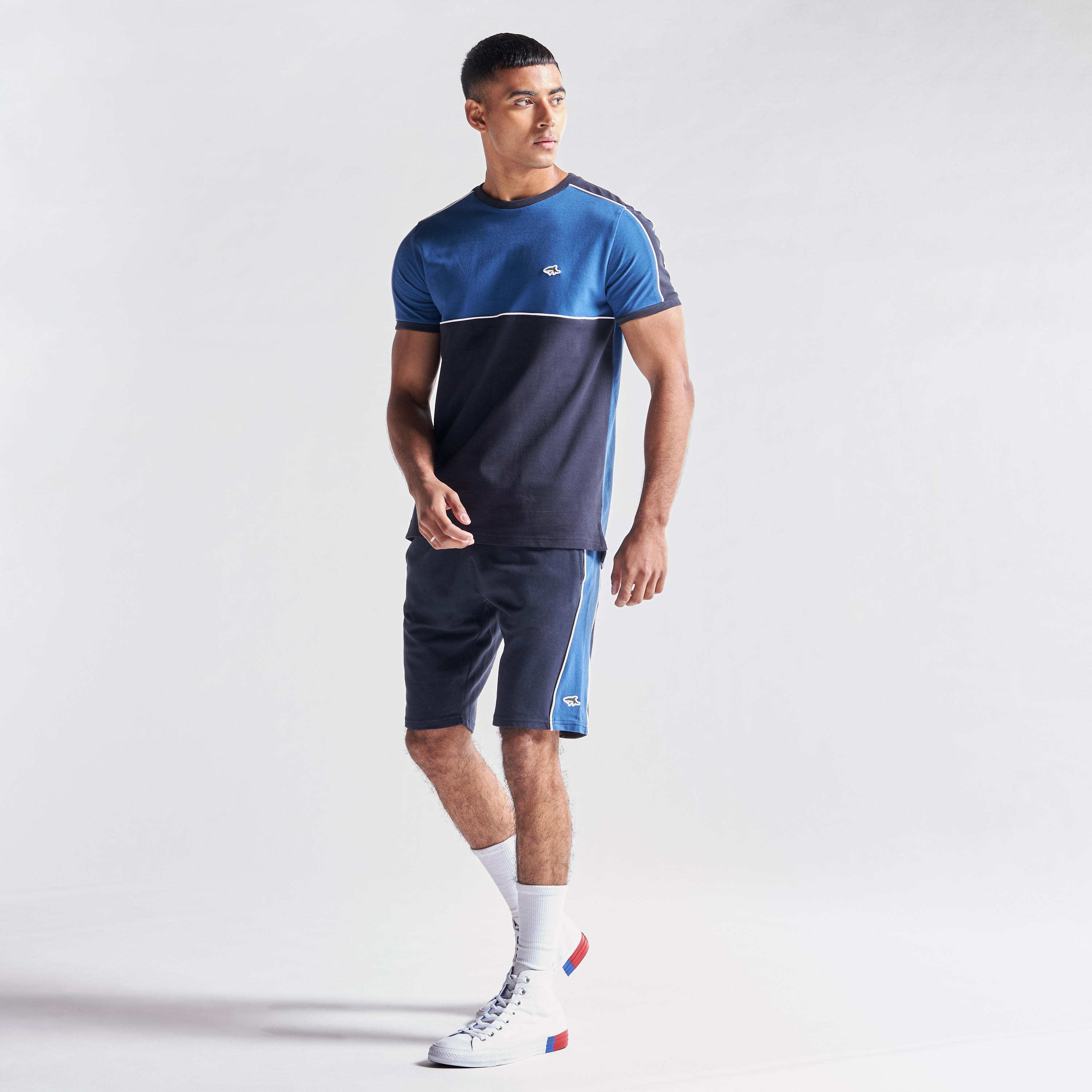 تيشيرت بياقة ضيّقة من لي شارك-men-clothing-tshirtsandpolos-tshirts-image-3