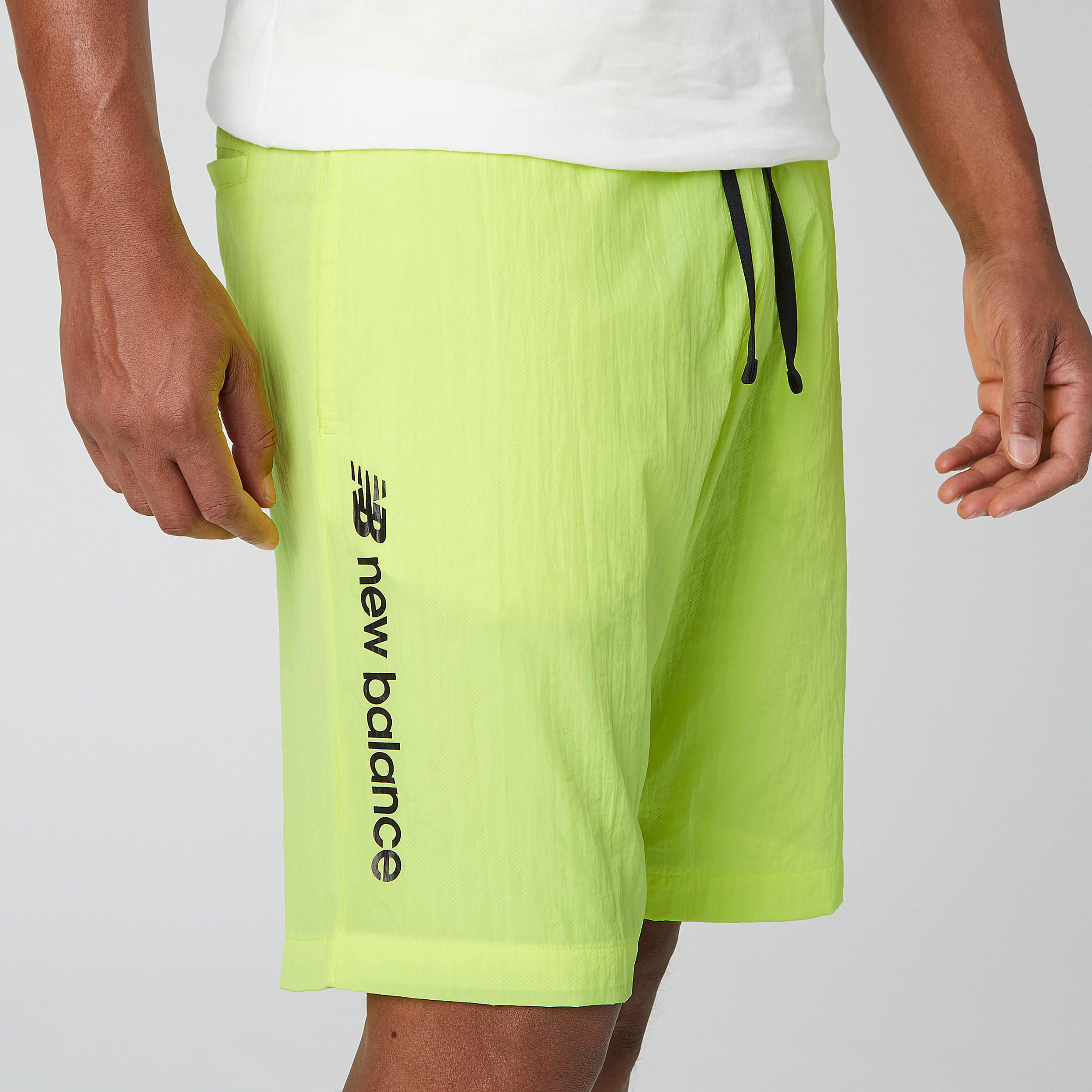 شورت سادة بجيوب ورباط إغلاق من نيو بالانس-men-clothing-sportswearandactivewear-bottoms-image-1