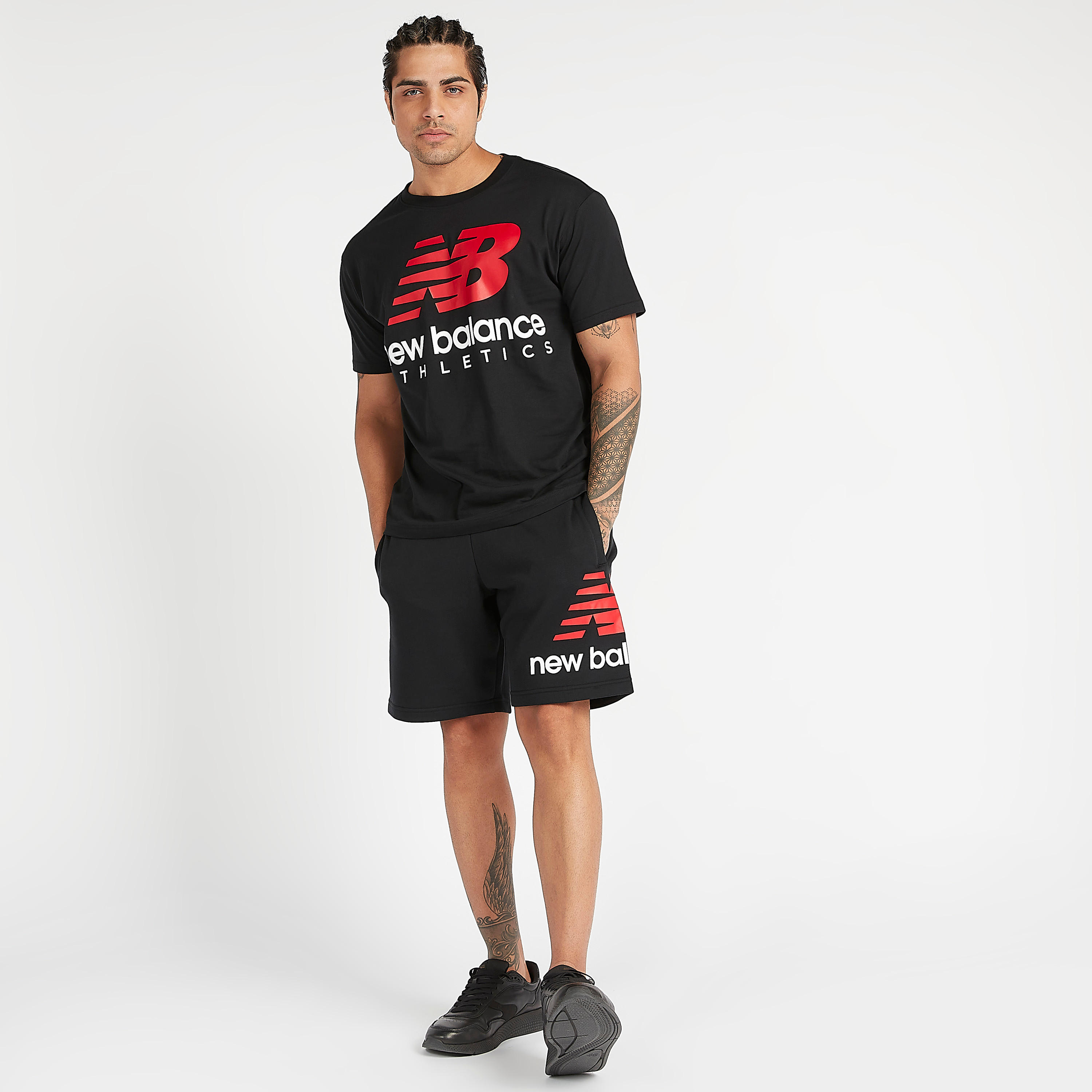 شورت بطبعات آيكون وجيوب من نيو بالانس إيسانشلز-men-clothing-sportswearandactivewear-bottoms-image-2
