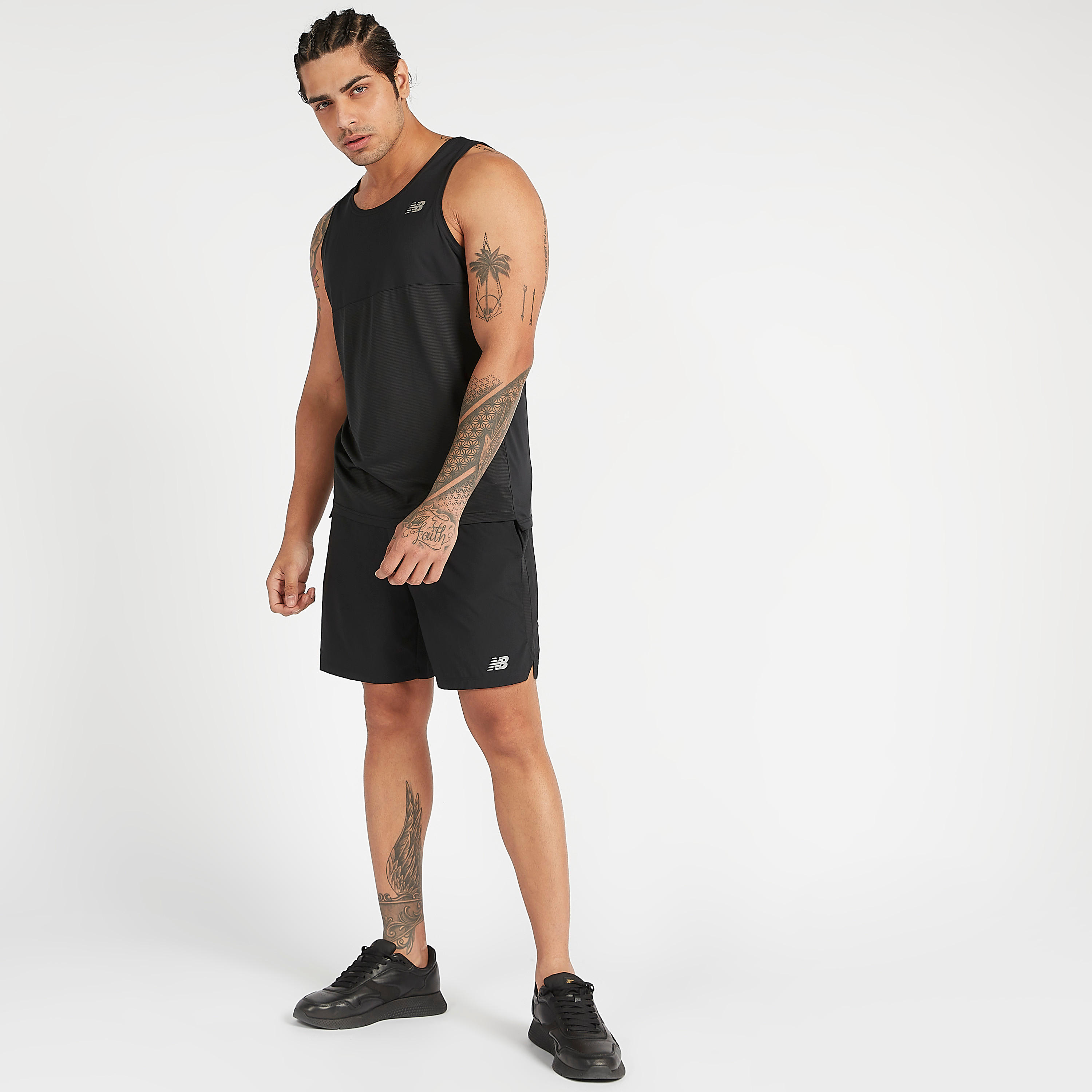 شورت بطبعات شعار 7 وجيوب أكسيليرايت من نيو بالانس-men-clothing-sportswearandactivewear-bottoms-image-2
