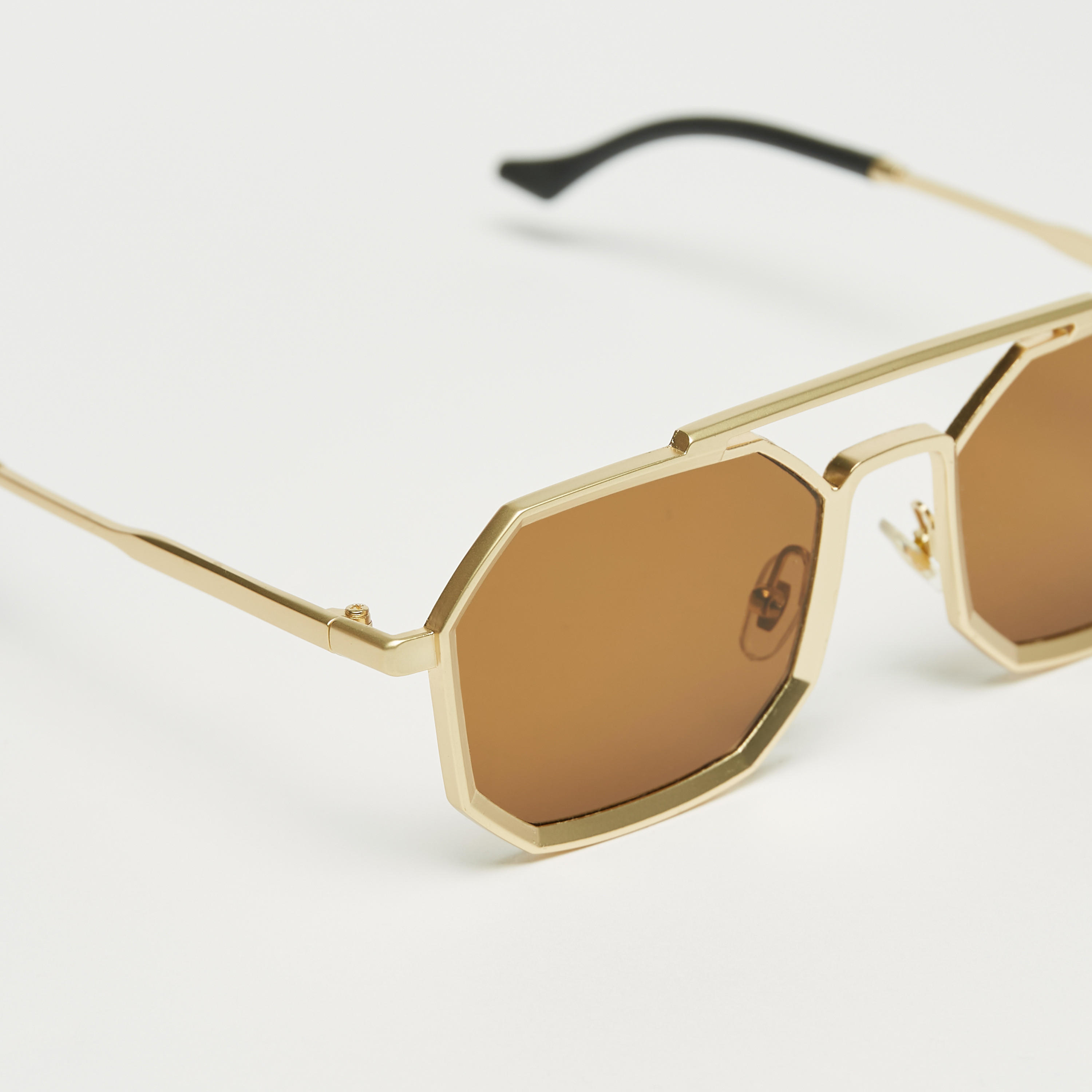 نظارة شمسية بعدسات ملونة وإطار كامل سداسي ووسادات أنف-men-sunglasses-image-2