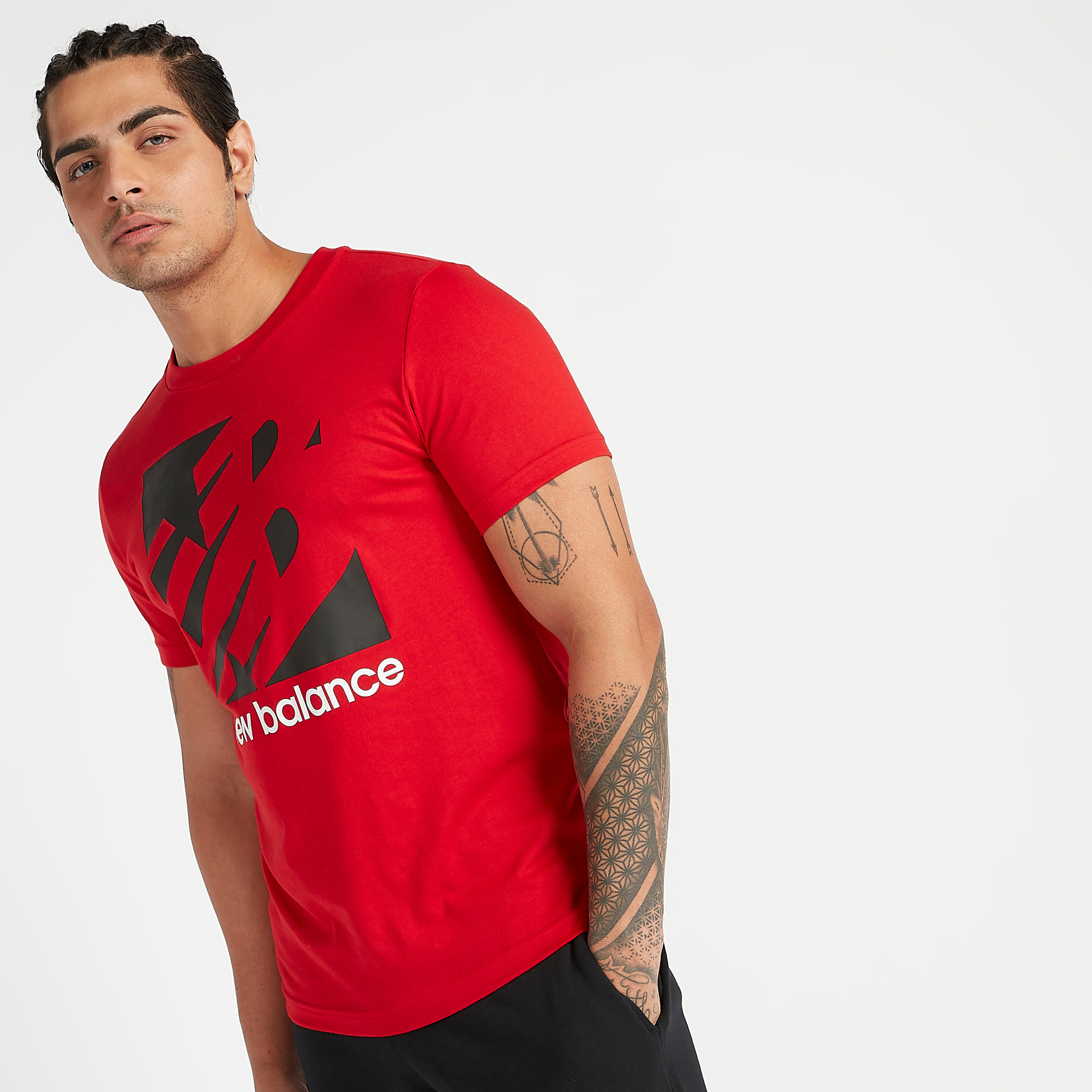 تيشيرت بأكمام قصيرة وطبعات كلاسيك نوك آوت من نيو بالانس-men-clothing-sportswearandactivewear-tshirtsandpolos-image-3
