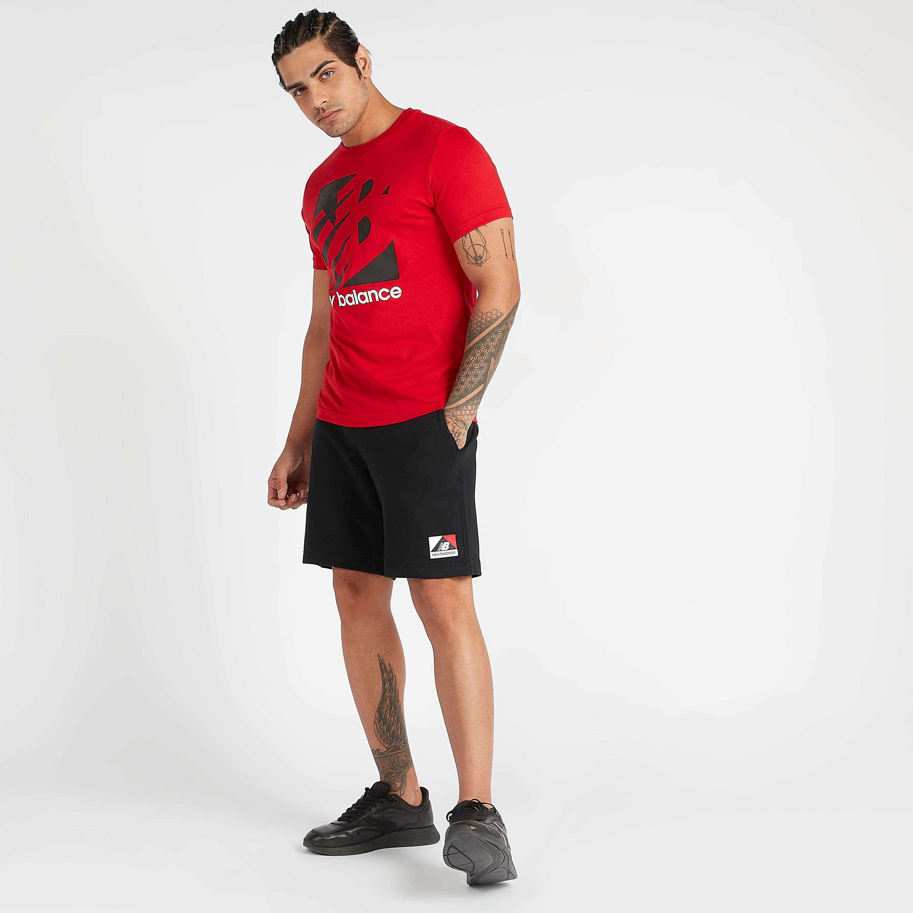 تيشيرت بأكمام قصيرة وطبعات كلاسيك نوك آوت من نيو بالانس-men-clothing-sportswearandactivewear-tshirtsandpolos-image-5