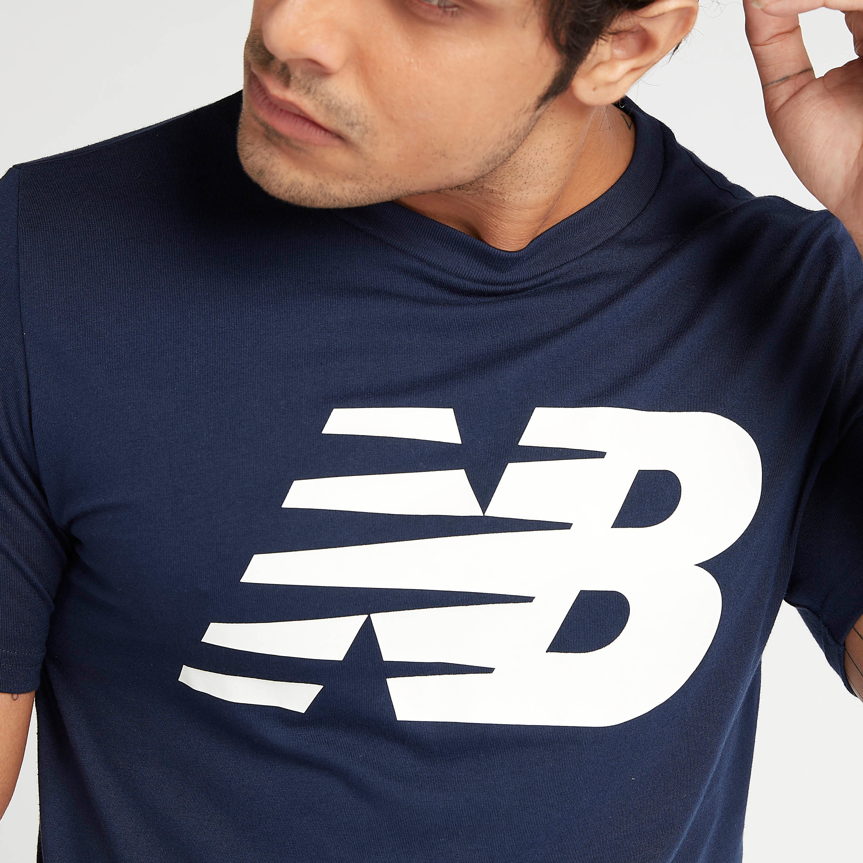 New Balance Classic Printed T-shirt with Short Sleeves and Crew Neck-men-clothing-sportswearandactivewear-tshirtsandpolos-image-7