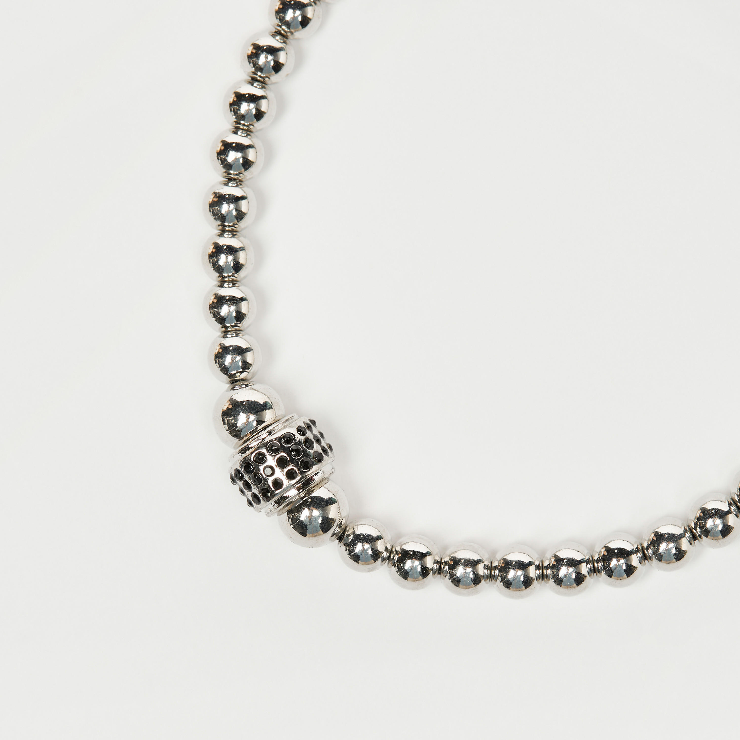 سوار خرز معدني مع رباط إغلاق-men-watchesandjewellery-bracelets-image-1