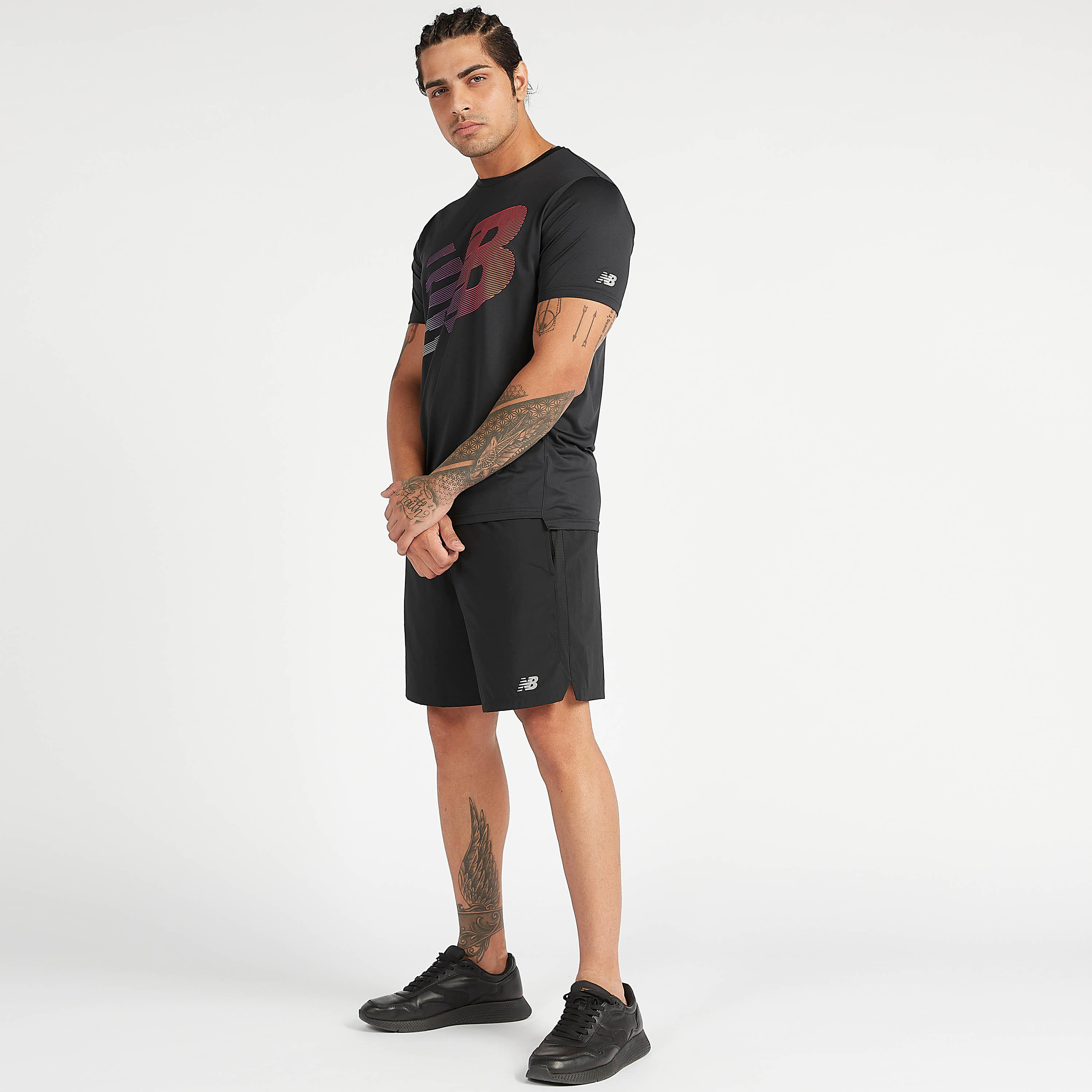 تيشيرت بأكمام قصيرة وطبعات أكسيليرايت من نيو بالانس-men-clothing-sportswearandactivewear-tshirtsandpolos-image-2