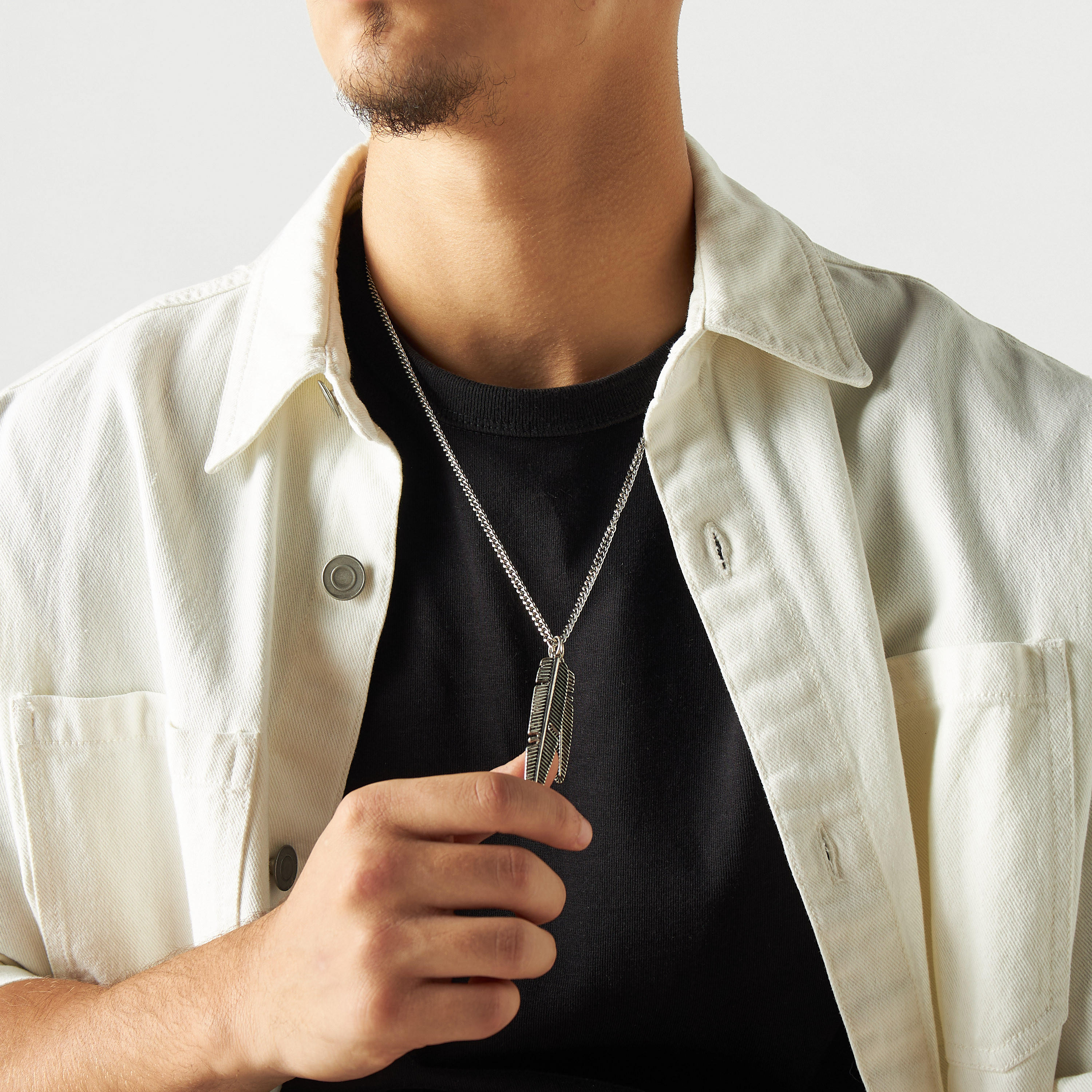 قلادة بدلاية ريش ميتاليك ومشبك إغلاق-men-watchesandjewellery-necklacesandpendants-image-2