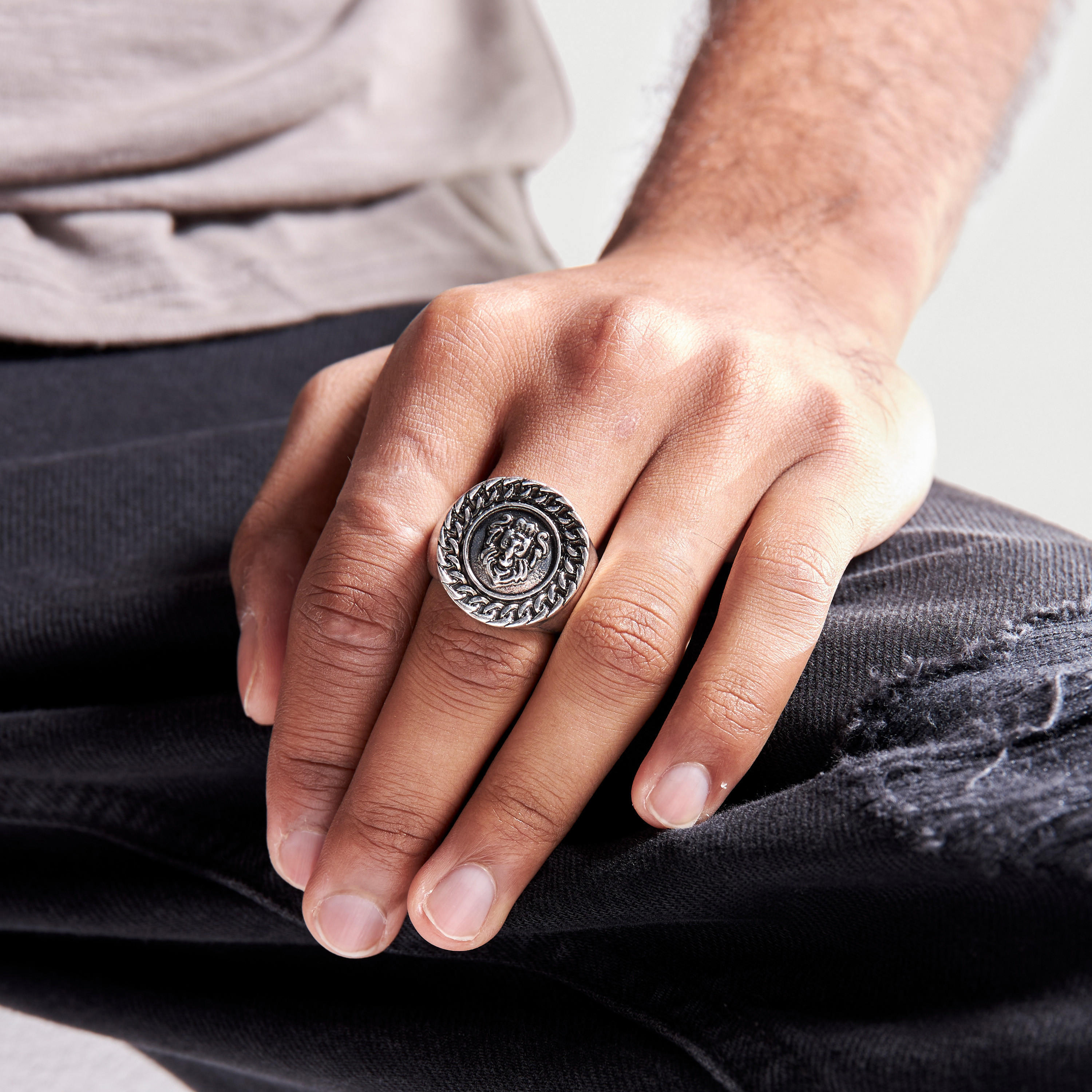 خاتم معدن منقوش-men-watchesandjewellery-rings-image-4