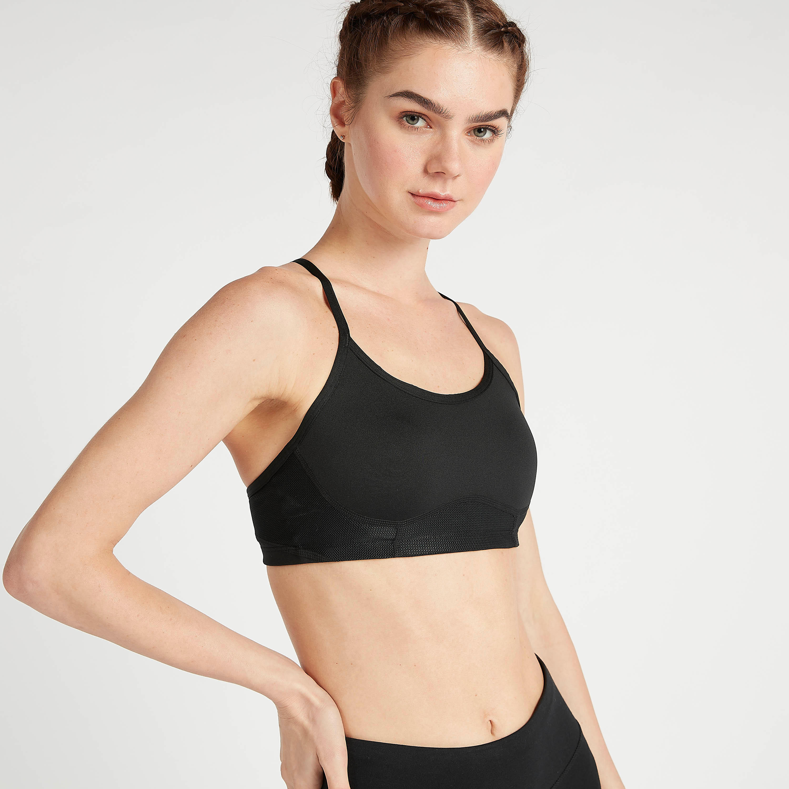صدريّة رياضيّة سادة هيرو مع تصميم متقاطع من الخلف من نيو بالانس-sports-women-clothing-sportsbras-image-1