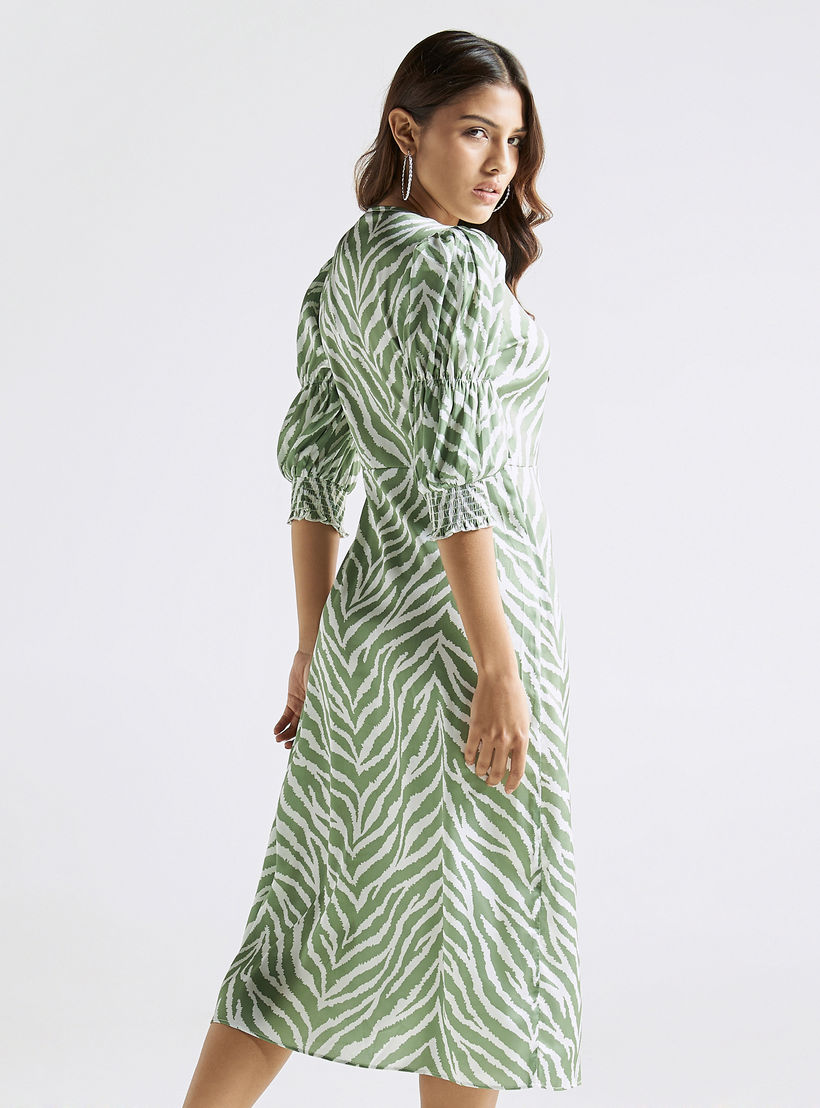 فستان ملفوف بياقة V وطبعات وتفاصيل كشكش-women-clothing-dresses-image-3