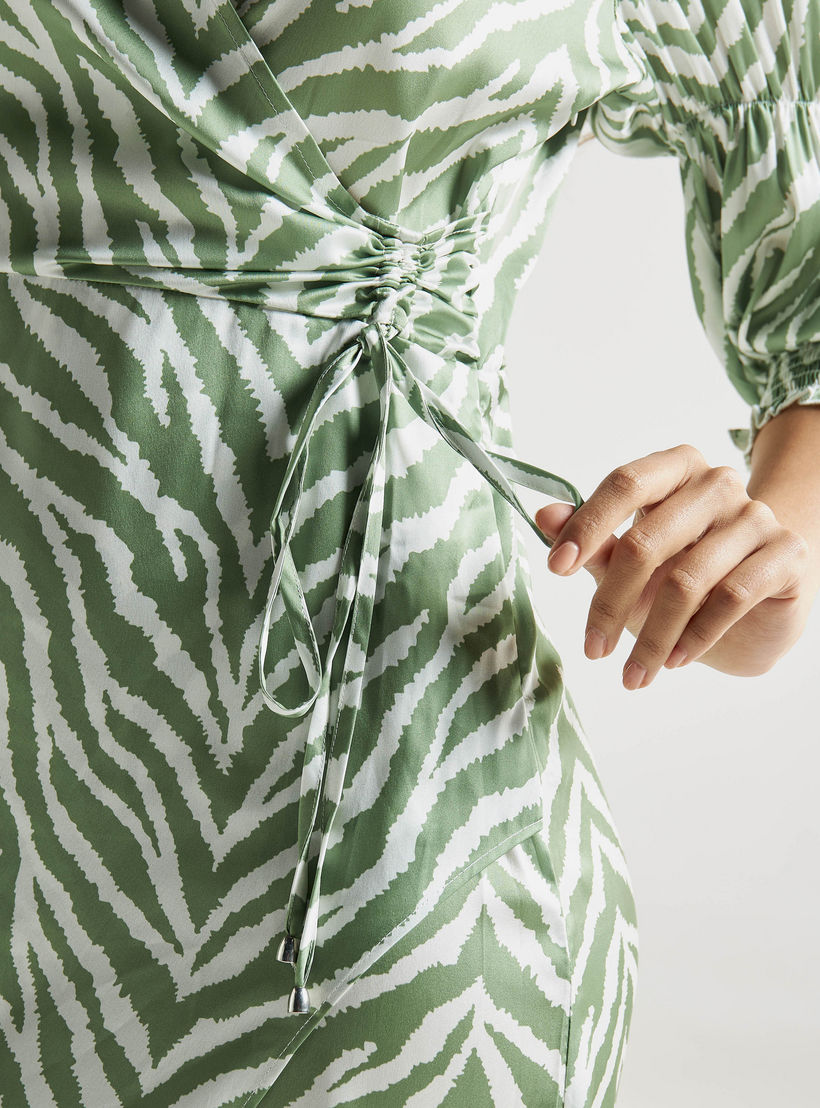 فستان ملفوف بياقة V وطبعات وتفاصيل كشكش-women-clothing-dresses-image-4