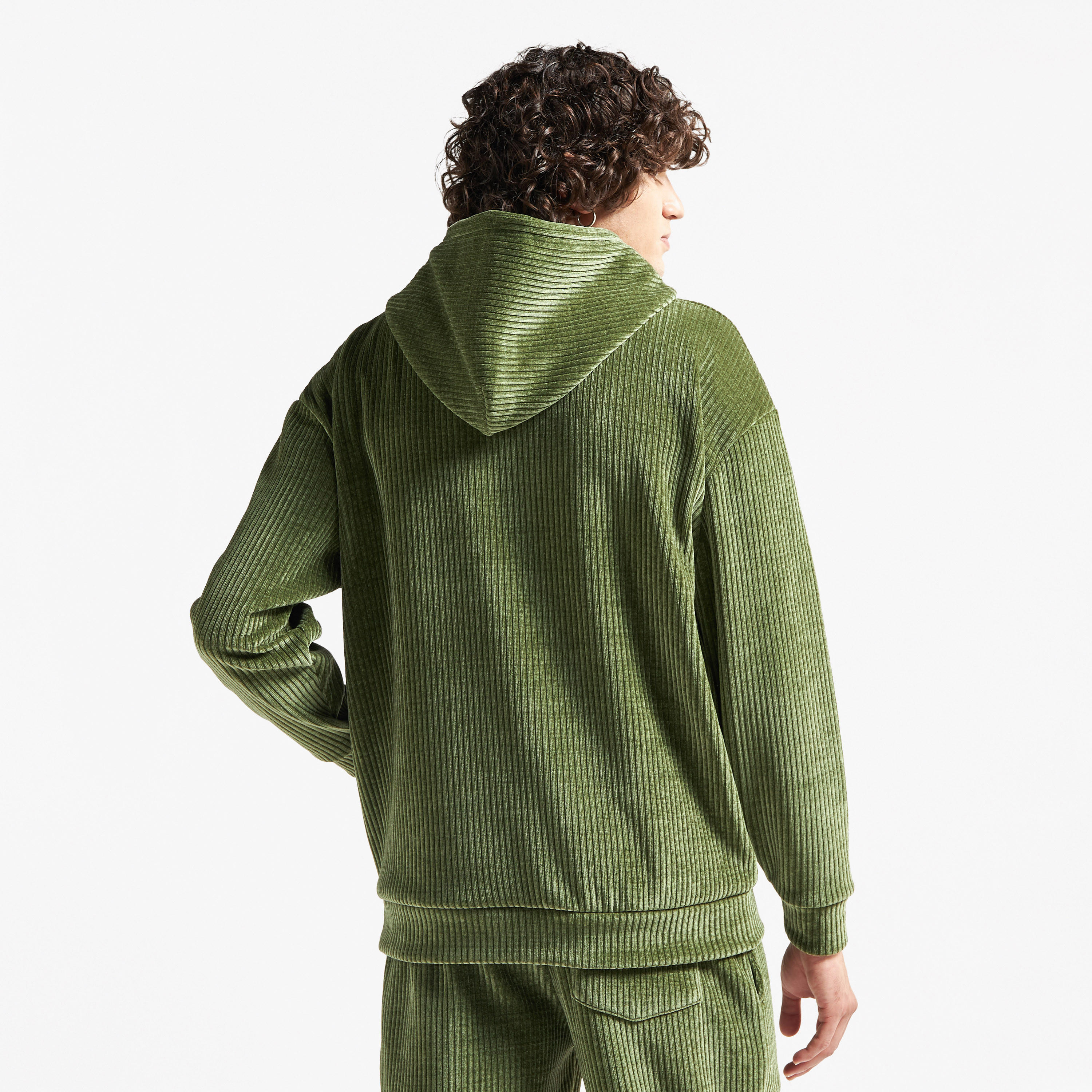 هودي كوردوراي بارز الملمس بأكمام طويلة وجيب كنغر-men-winterwear-hoodiesandsweatshirts-image-3