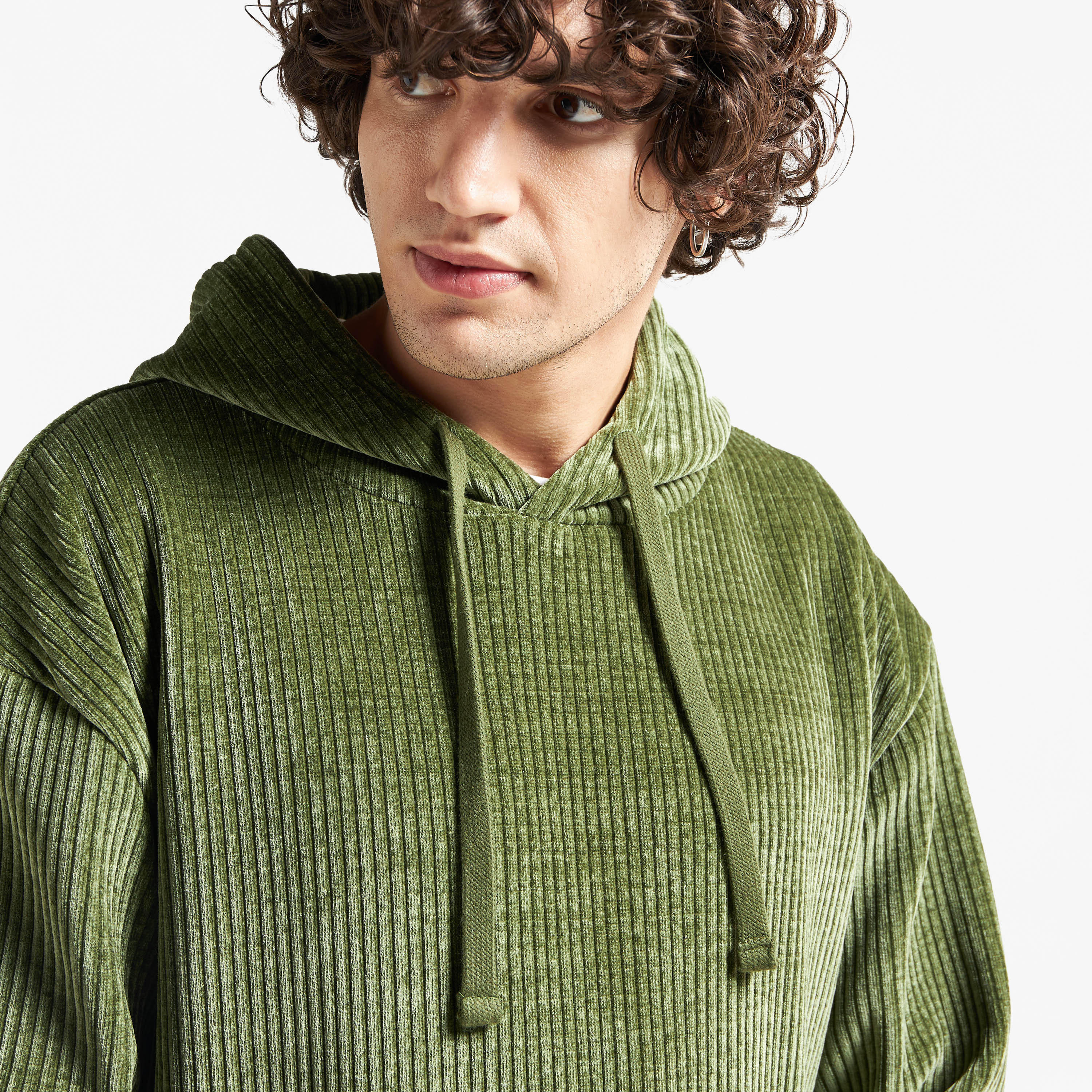 هودي كوردوراي بارز الملمس بأكمام طويلة وجيب كنغر-men-winterwear-hoodiesandsweatshirts-image-4