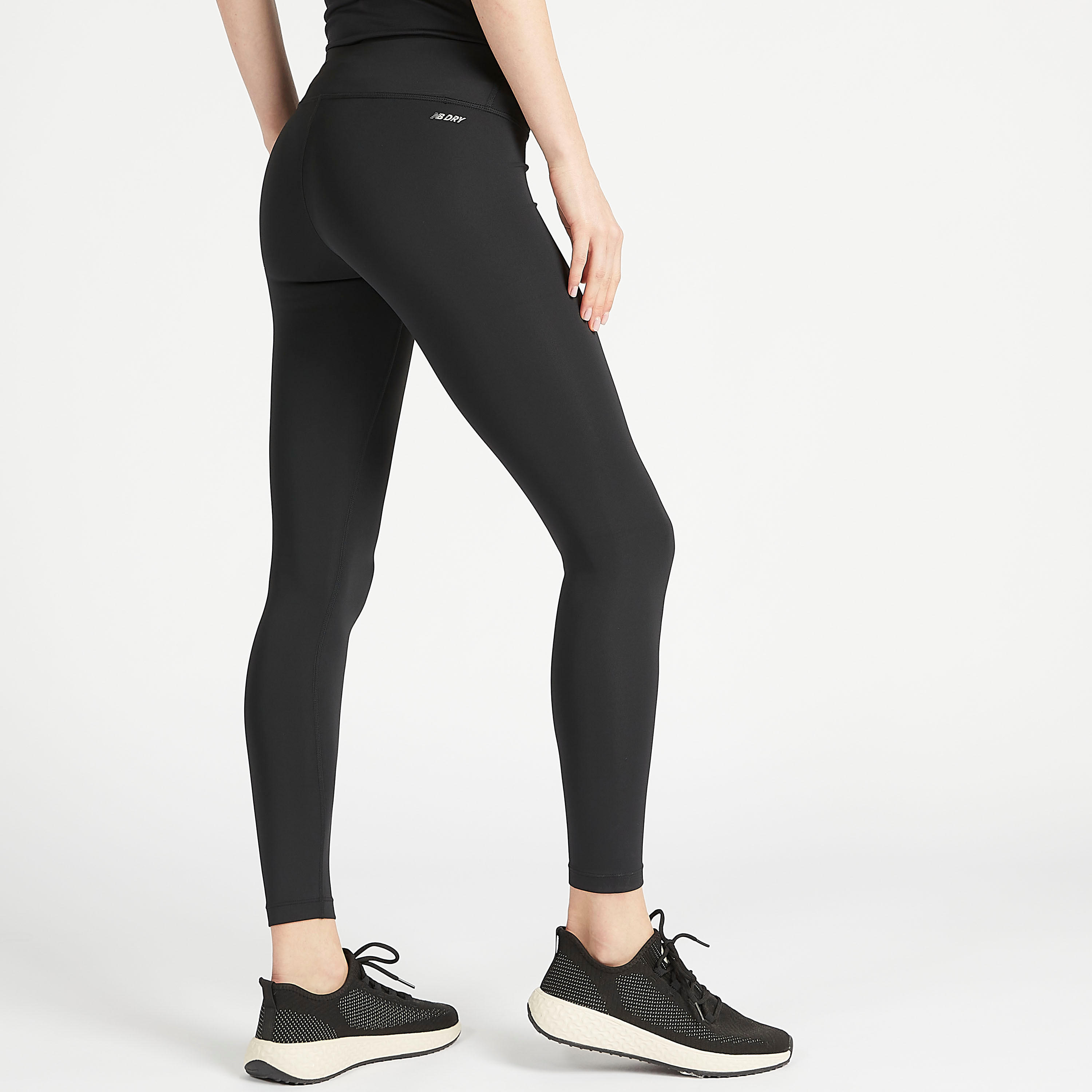 بنطلون ليقنز بطبعات شعار مع شنطة صغيرة مخفيّة اكسيليرايت من نيو بالانس-women-clothing-bottoms-leggings-image-4