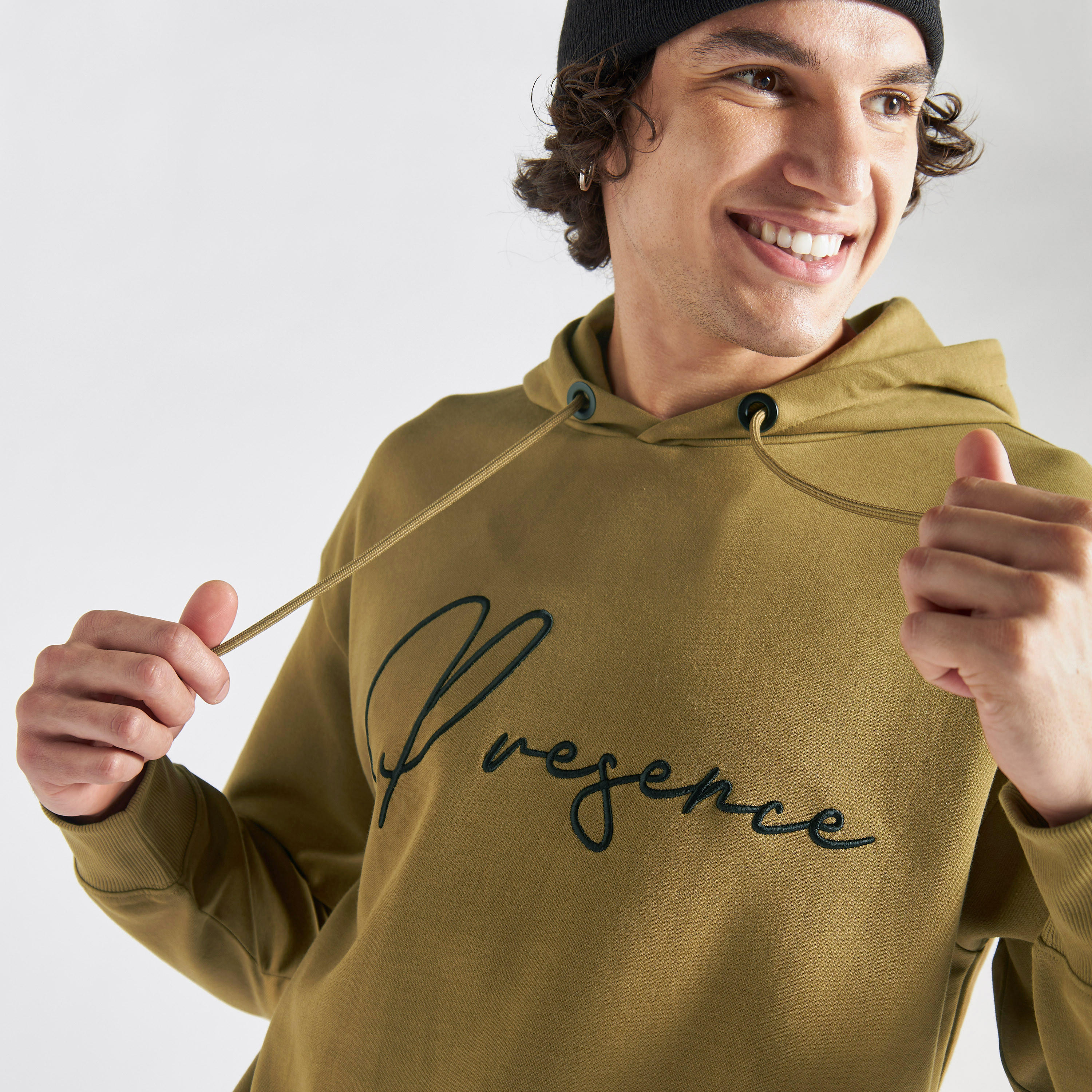 هودي مطرّز بأكمام طويلة-men-winterwear-hoodiesandsweatshirts-image-4