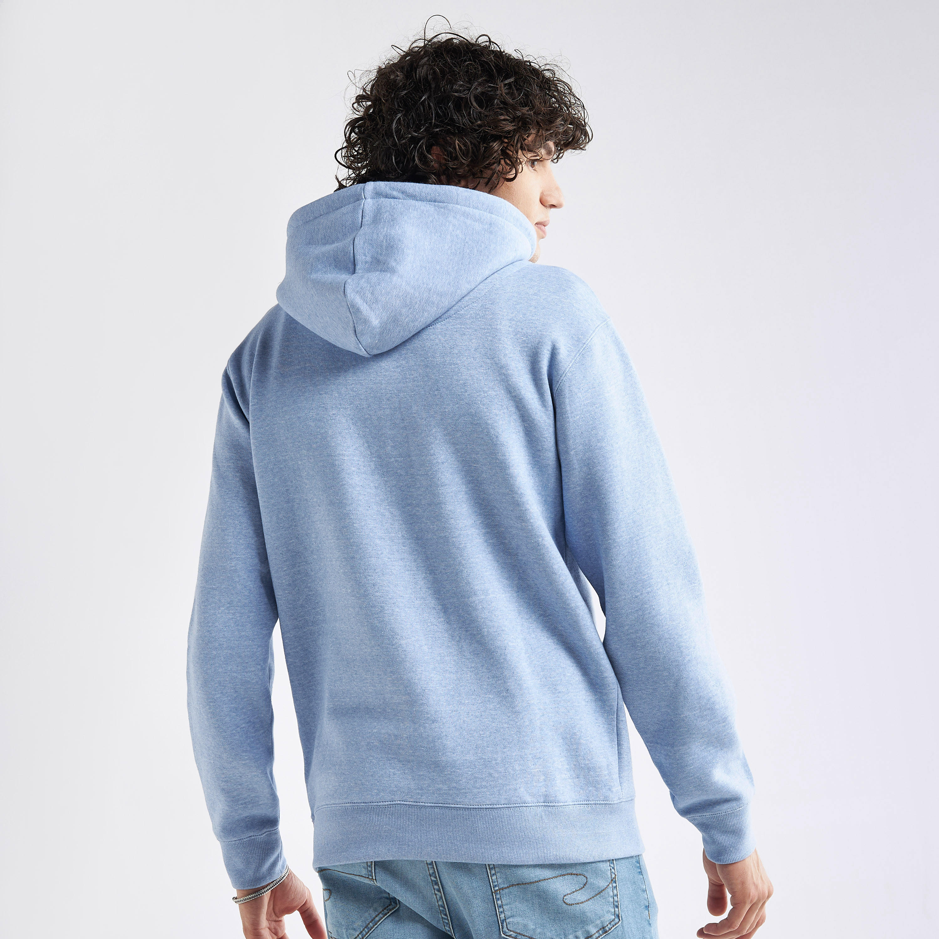 سويت شيرت بقبّعة وجيب كنغر بطبعات-men-winterwear-hoodiesandsweatshirts-image-3