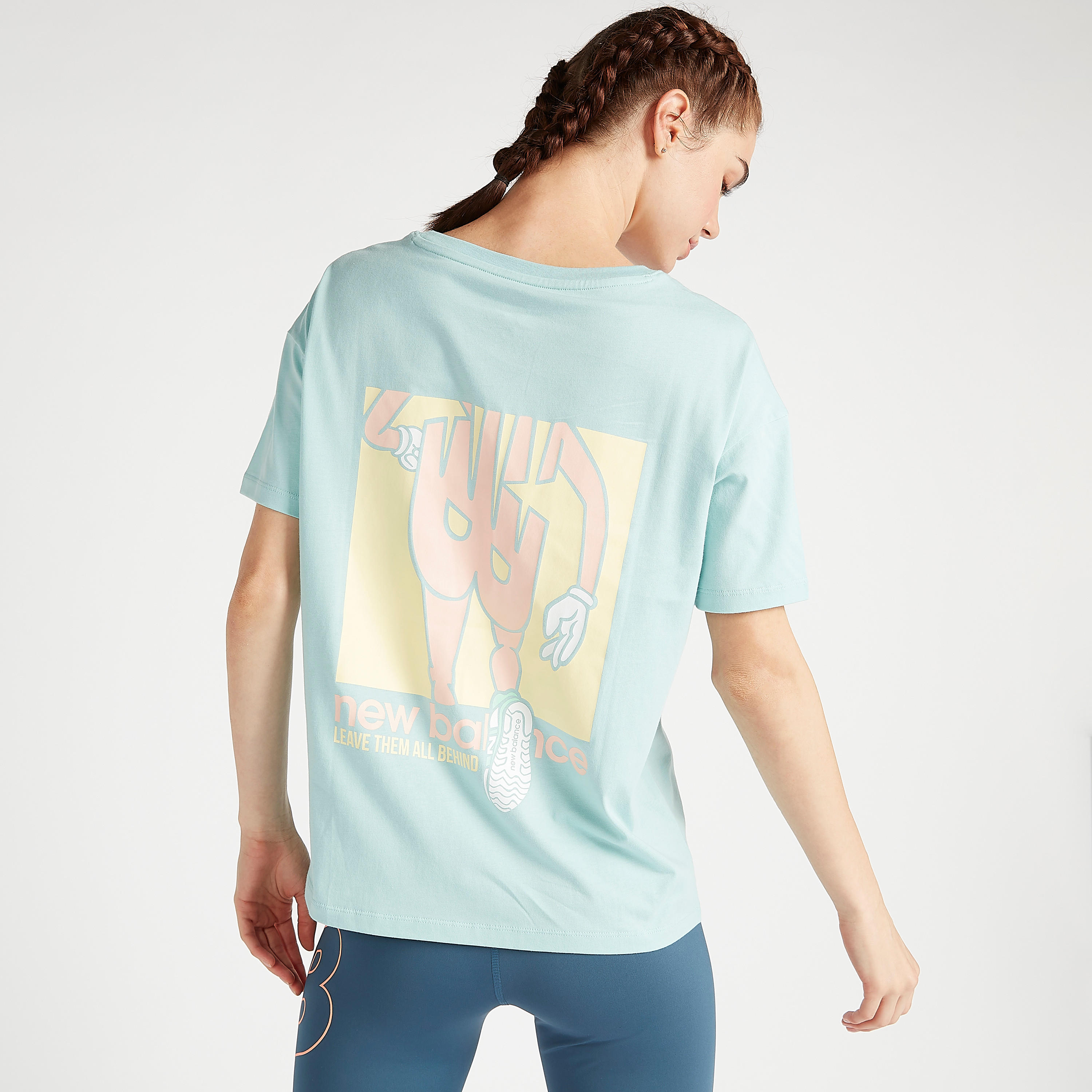 تيشيرت بطبعات جرافيكيّة وأكمام قصيرة آثليتيكس بريب من نيو بالانس-women-clothing-sportswearandactivewear-tshirtsandvests-image-4