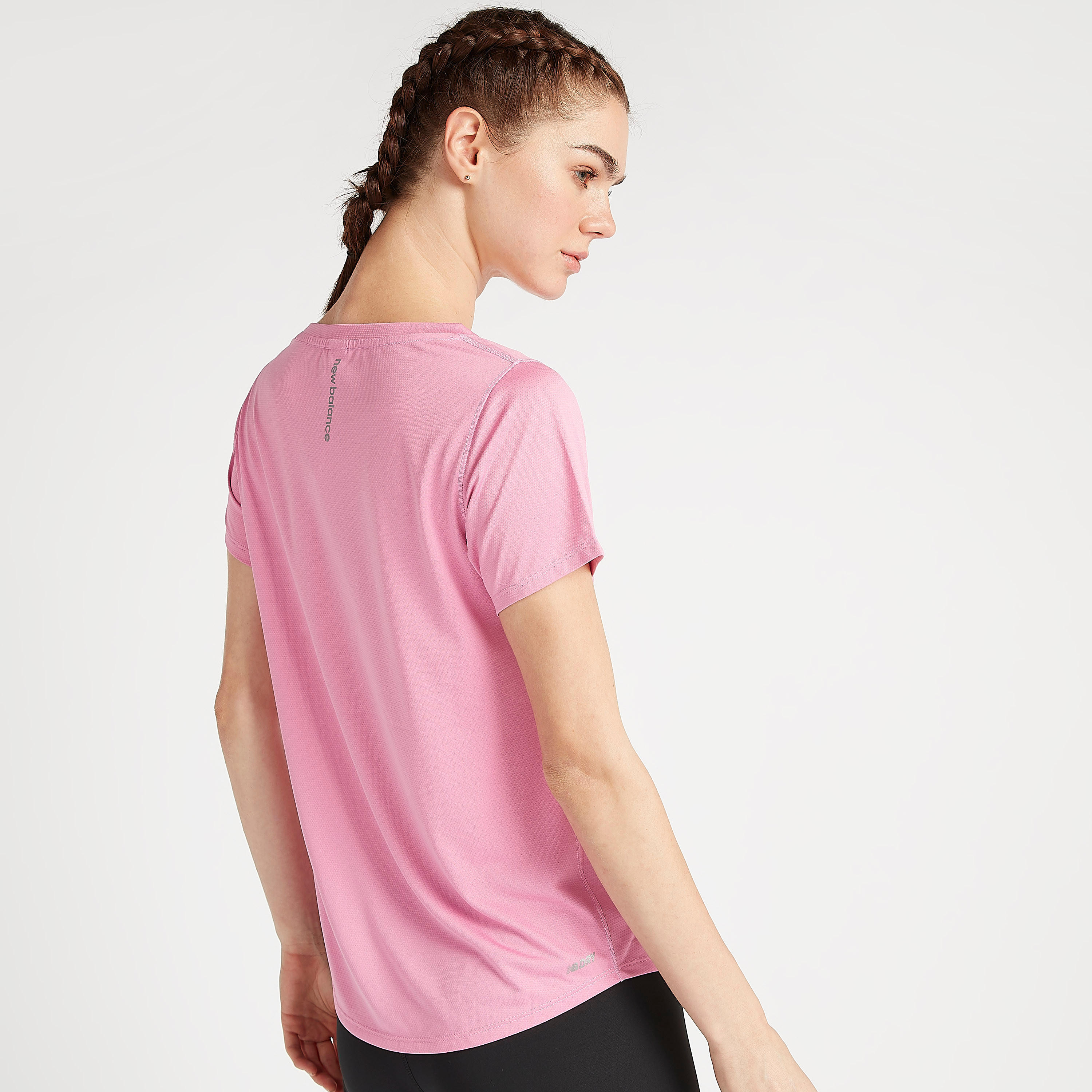 تيشيرت سادة بأكمام قصيرة اكسيليرايت من نيو بالانس-women-clothing-sportswearandactivewear-tshirtsandvests-image-4