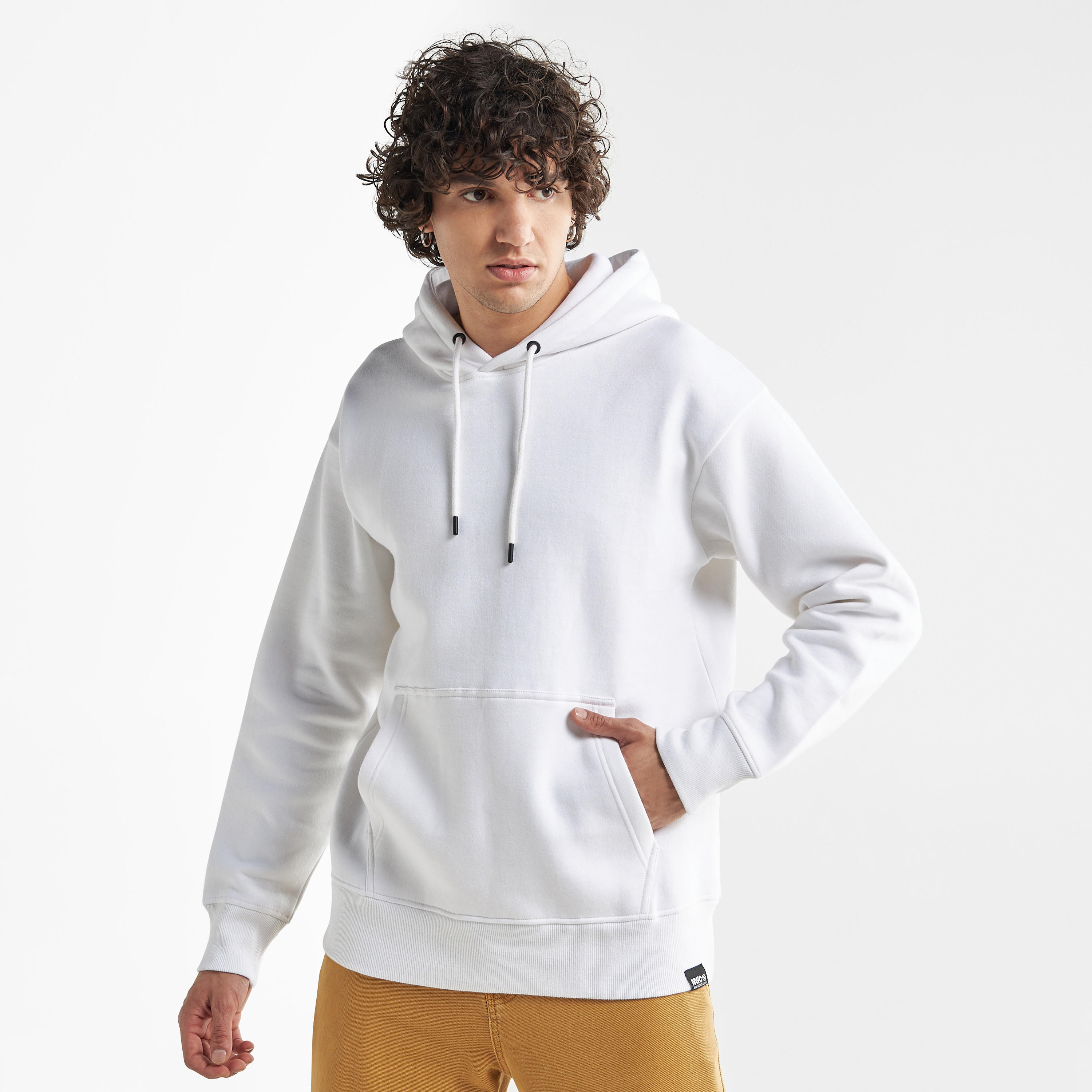 هودي فضفاض سادة بأكمام طويلة وجيب كنغر-men-winterwear-hoodiesandsweatshirts-image-2