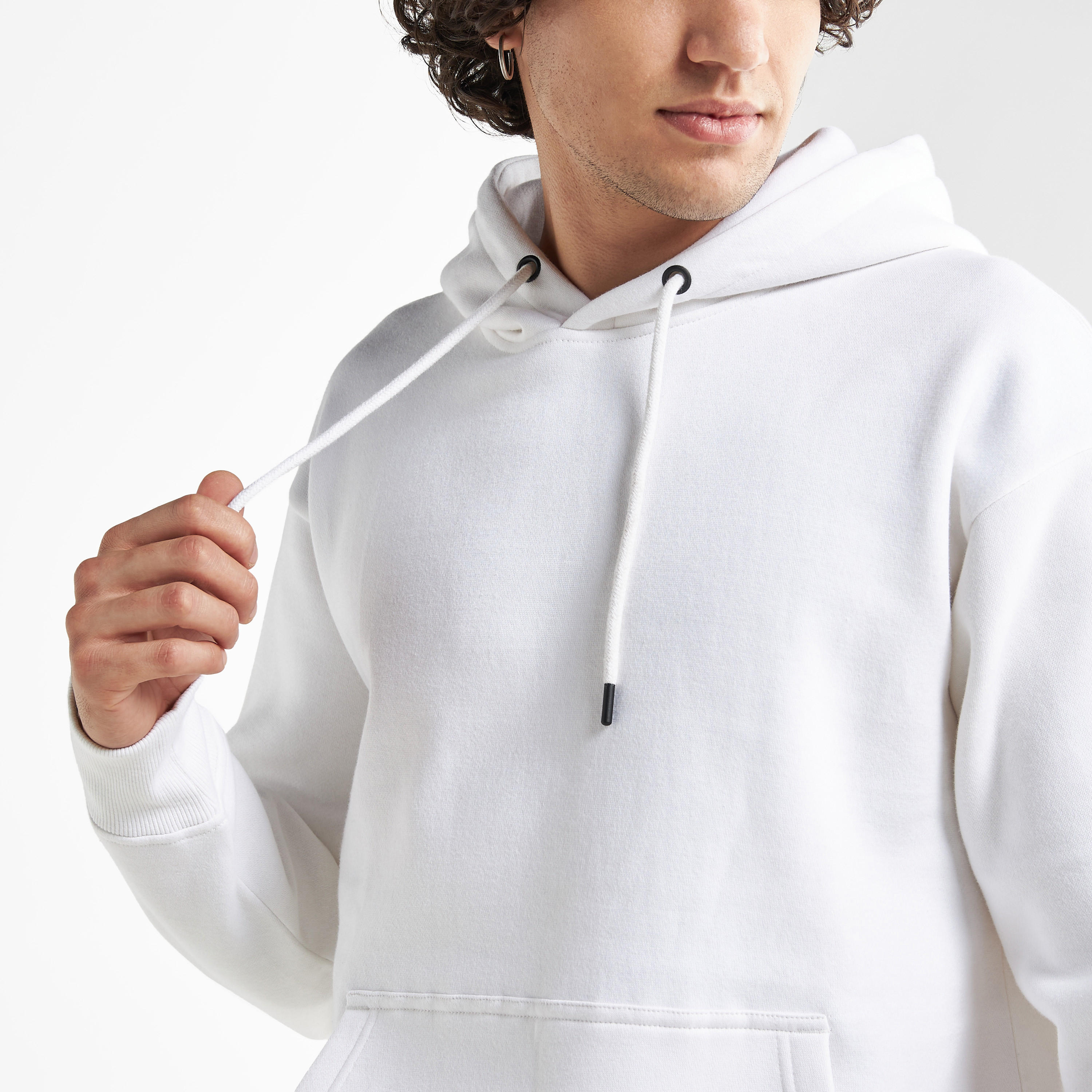 هودي فضفاض سادة بأكمام طويلة وجيب كنغر-men-winterwear-hoodiesandsweatshirts-image-4