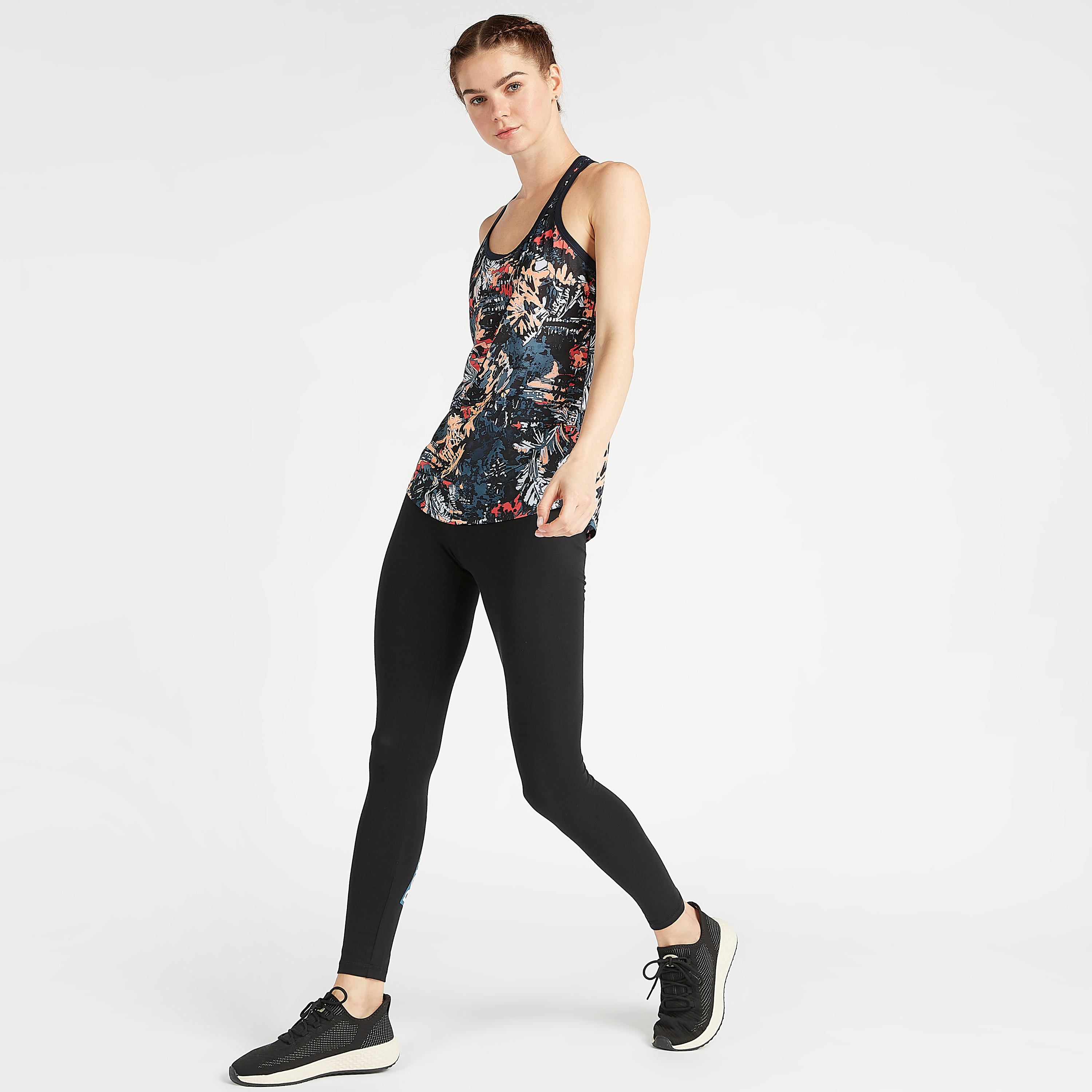 فيست بياقة عميقة وتصميم متقاطع من الخلف اكسيليرايت من نيو بالانس-women-clothing-sportswearandactivewear-tshirtsandvests-image-5