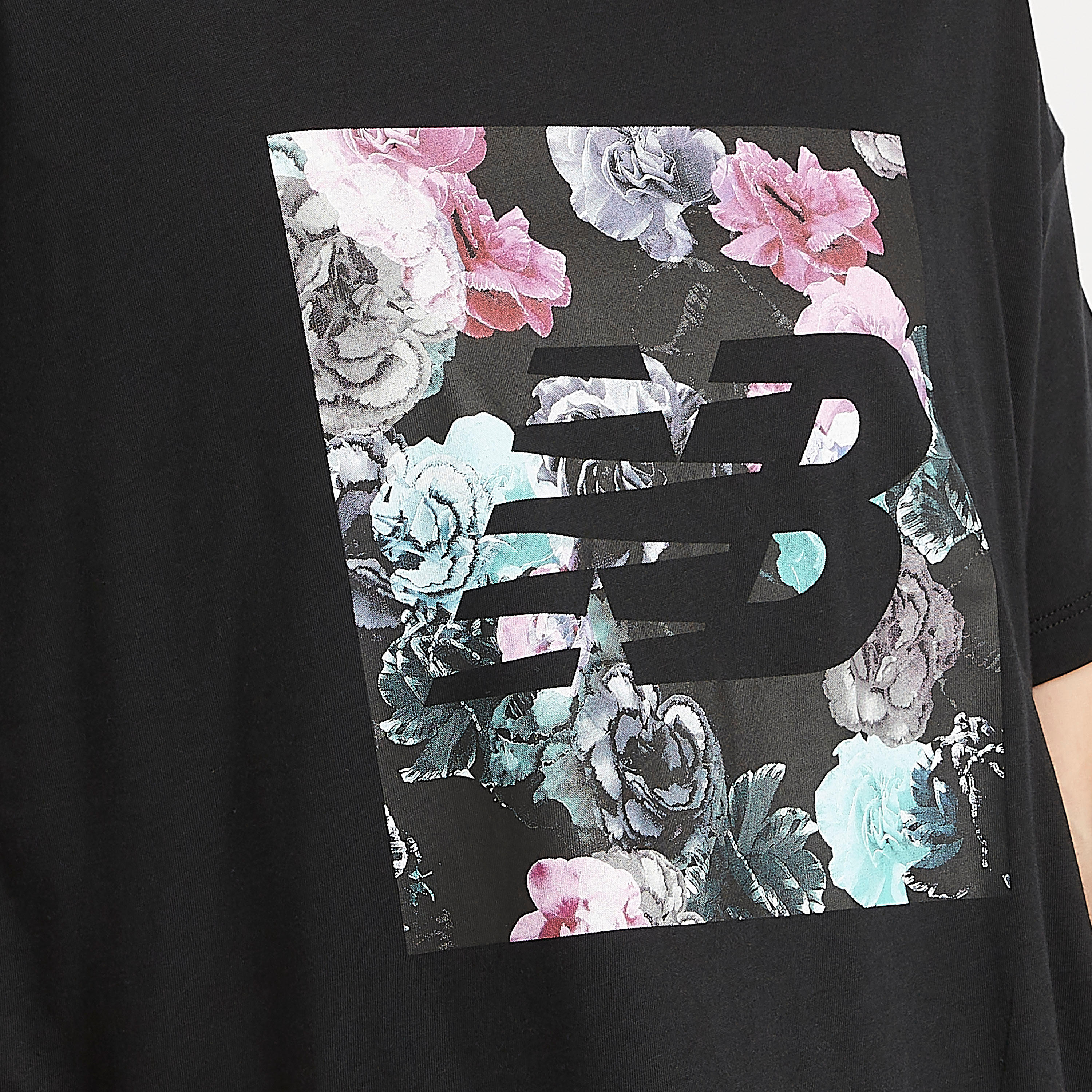 New Balance Essentials Graphic Print T-shirt with Short Sleeves-women-clothing-sportswearandactivewear-tshirtsandvests-image-3