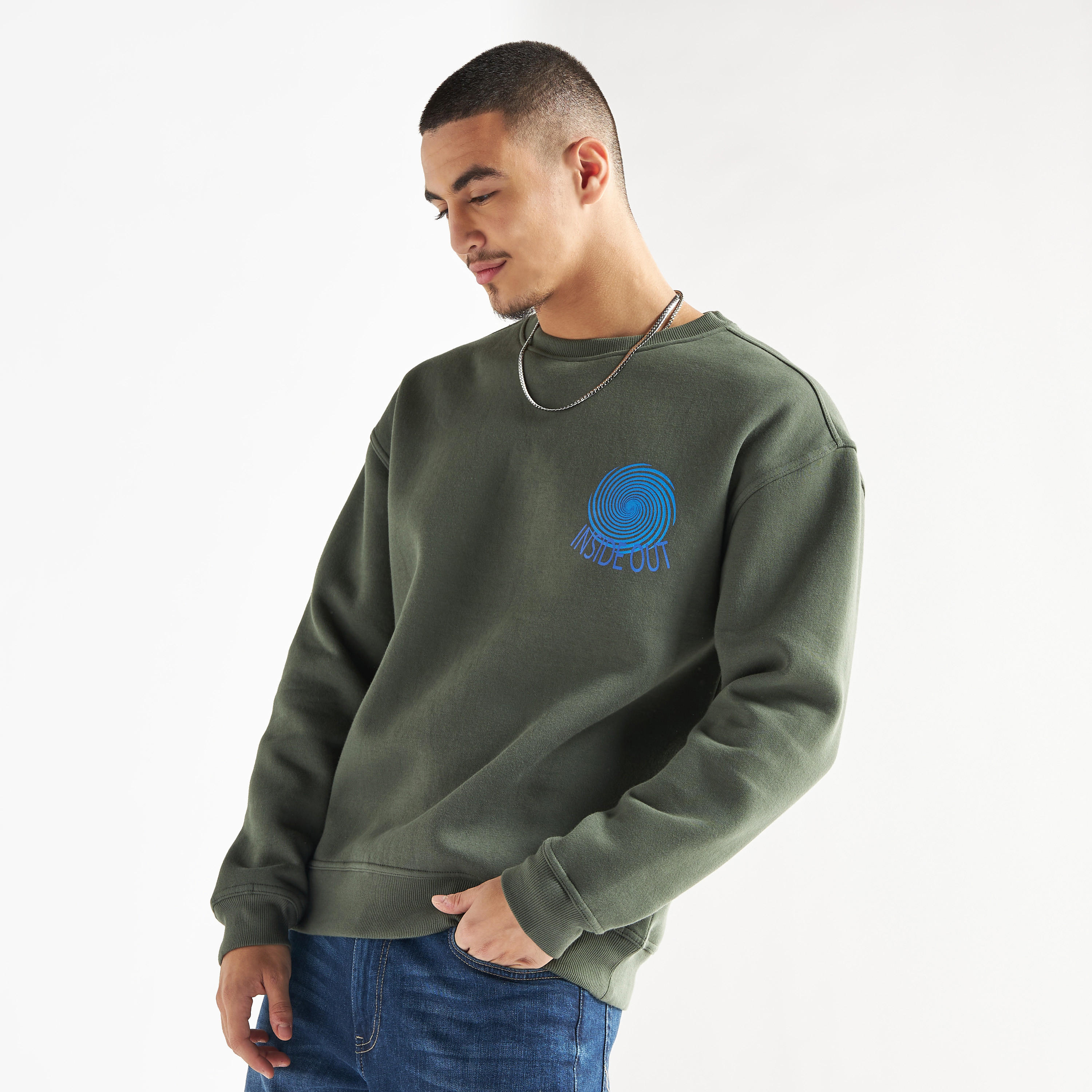 سويت شيرت بأكمام طويلة وياقة ضيقة وطبعات-men-winterwear-hoodiesandsweatshirts-image-3