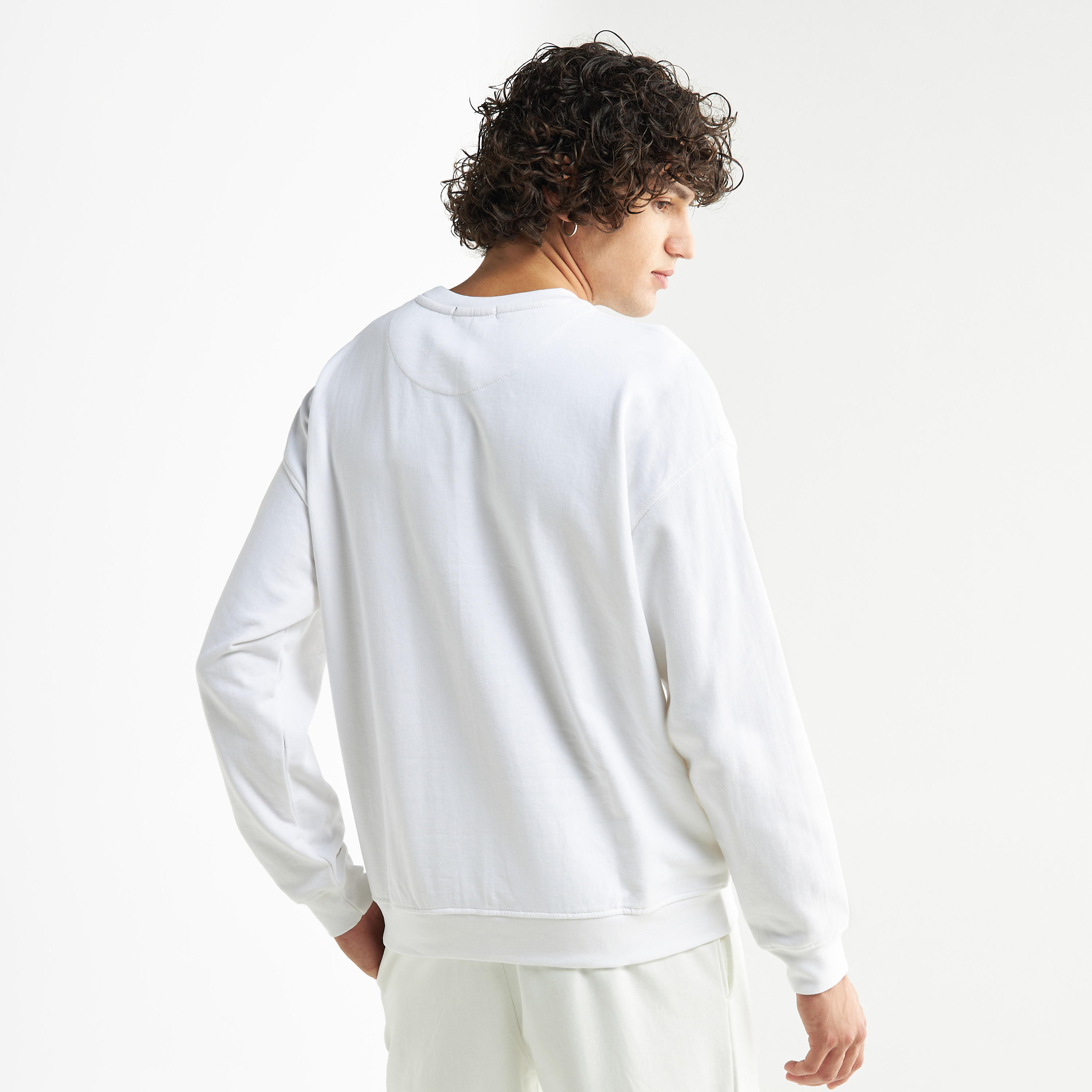 سويت شيرت مطرّز بأكمام طويلة-men-winterwear-hoodiesandsweatshirts-image-3