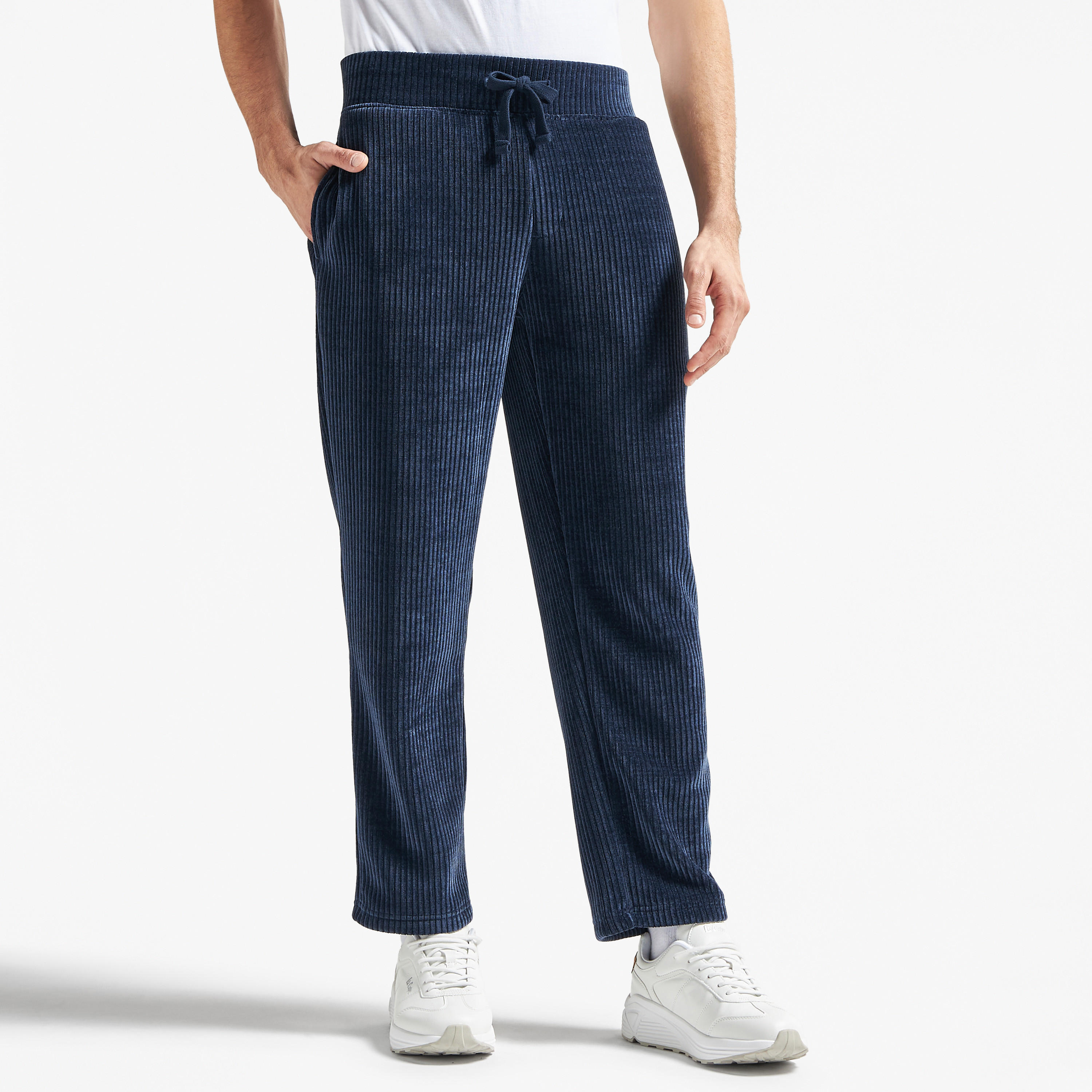 بنطلون رياضي كوردوروي بارز الملمس بقصّة عادية ورباط إغلاق وجيوب-men-clothing-bottoms-trousersandchinos-trousers-image-4