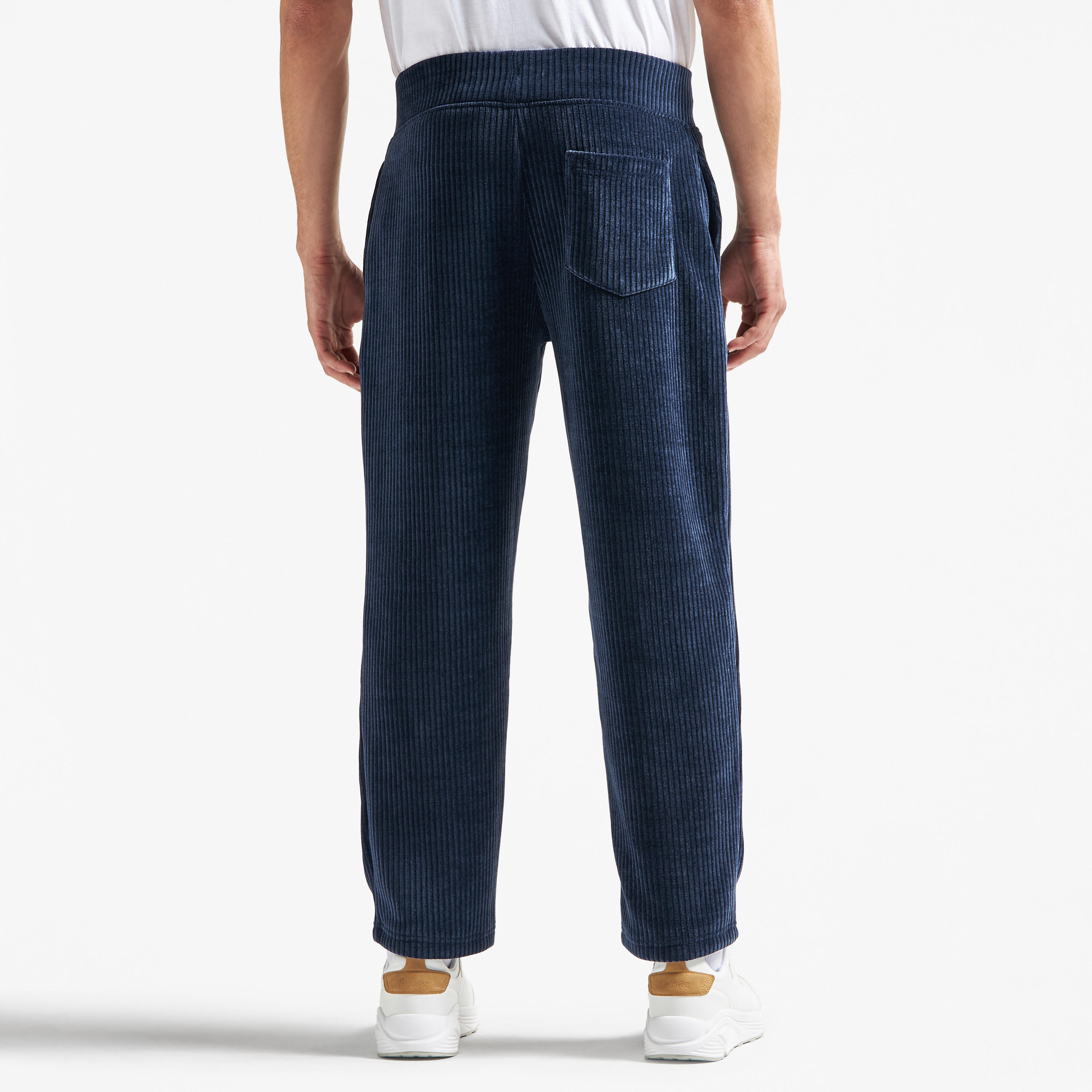 بنطلون رياضي كوردوروي بارز الملمس بقصّة عادية ورباط إغلاق وجيوب-men-clothing-bottoms-trousersandchinos-trousers-image-2
