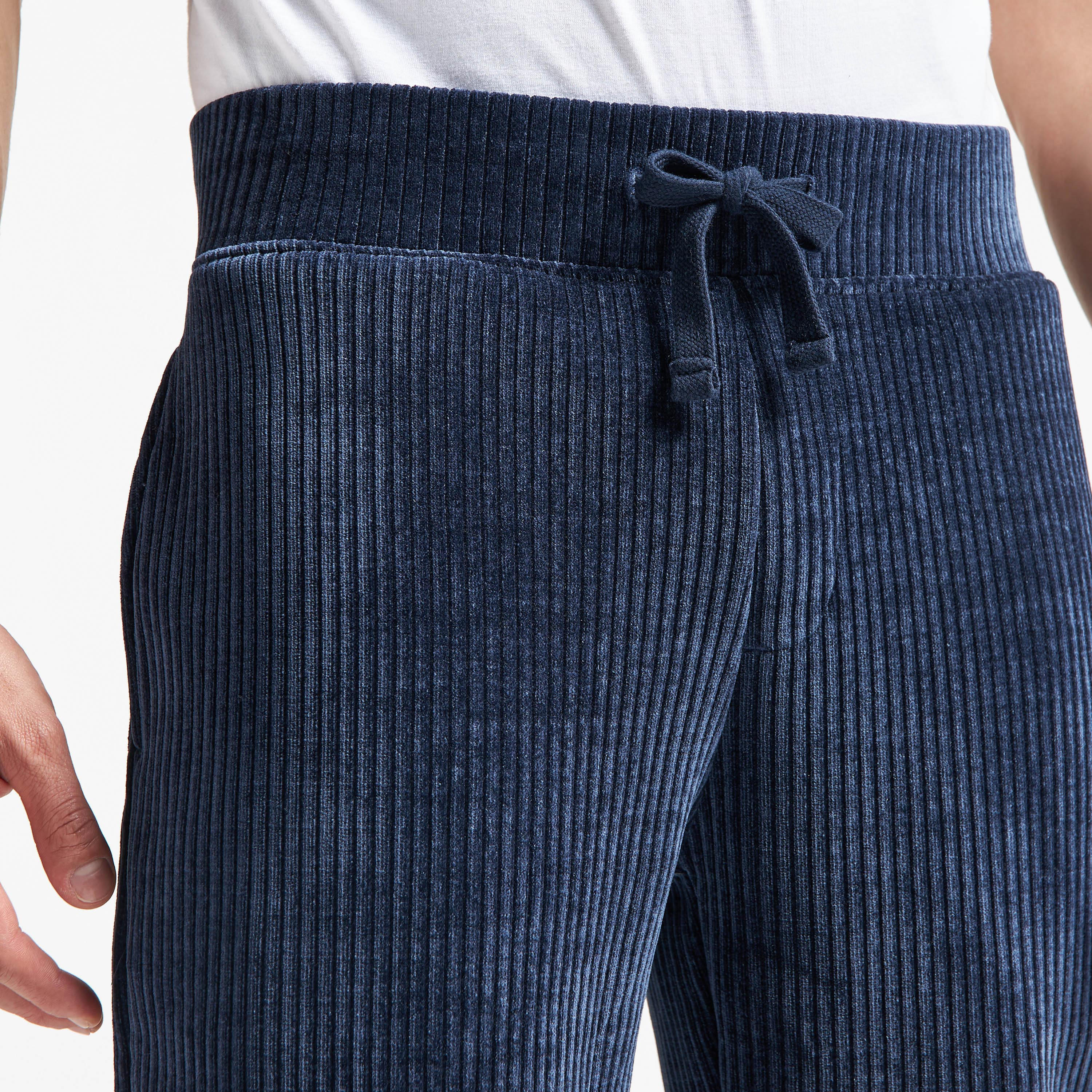 بنطلون رياضي كوردوروي بارز الملمس بقصّة عادية ورباط إغلاق وجيوب-men-clothing-bottoms-trousersandchinos-trousers-image-1