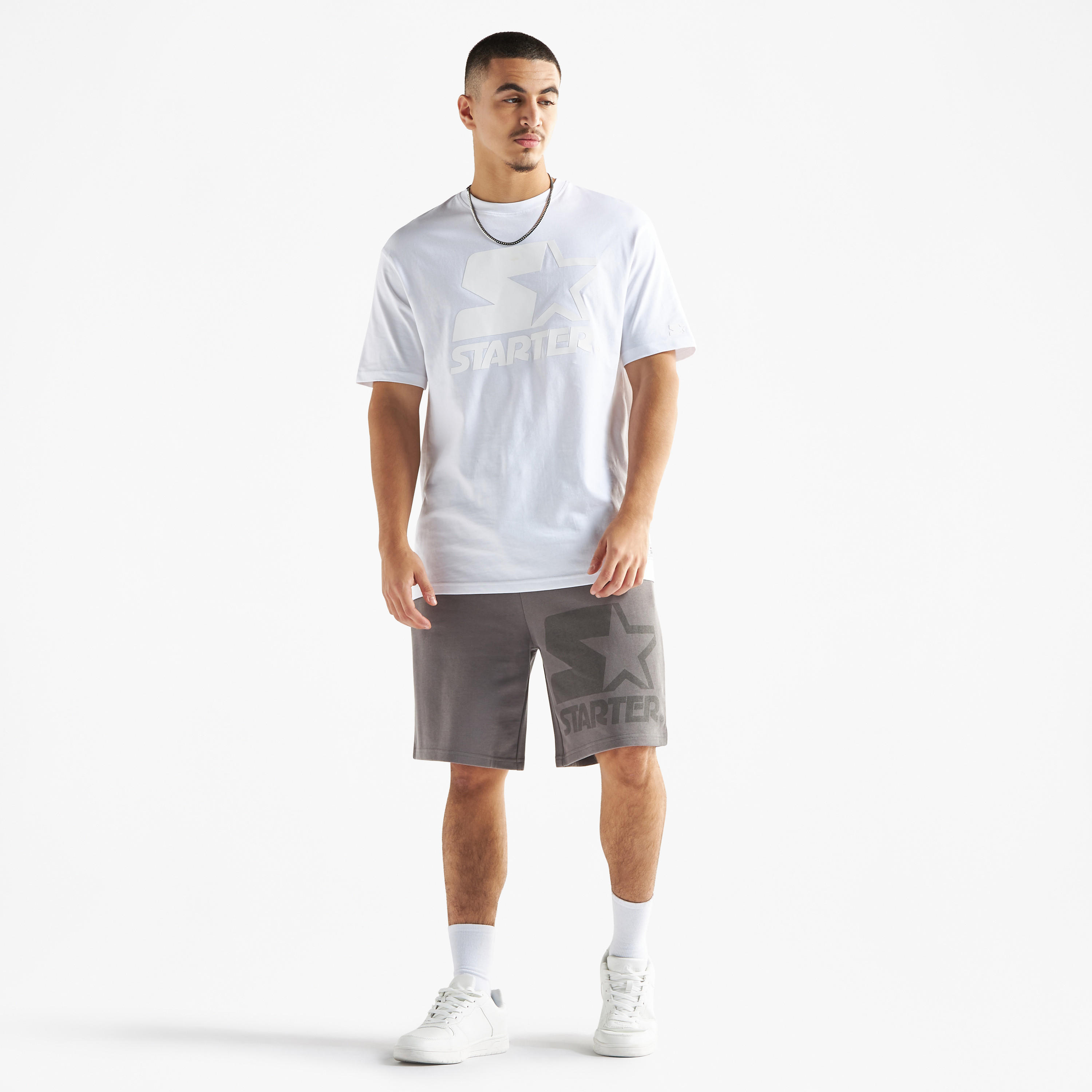 شورت بخصر مطّاطي وجيوب وطبعات-men-clothing-bottoms-shorts-image-2