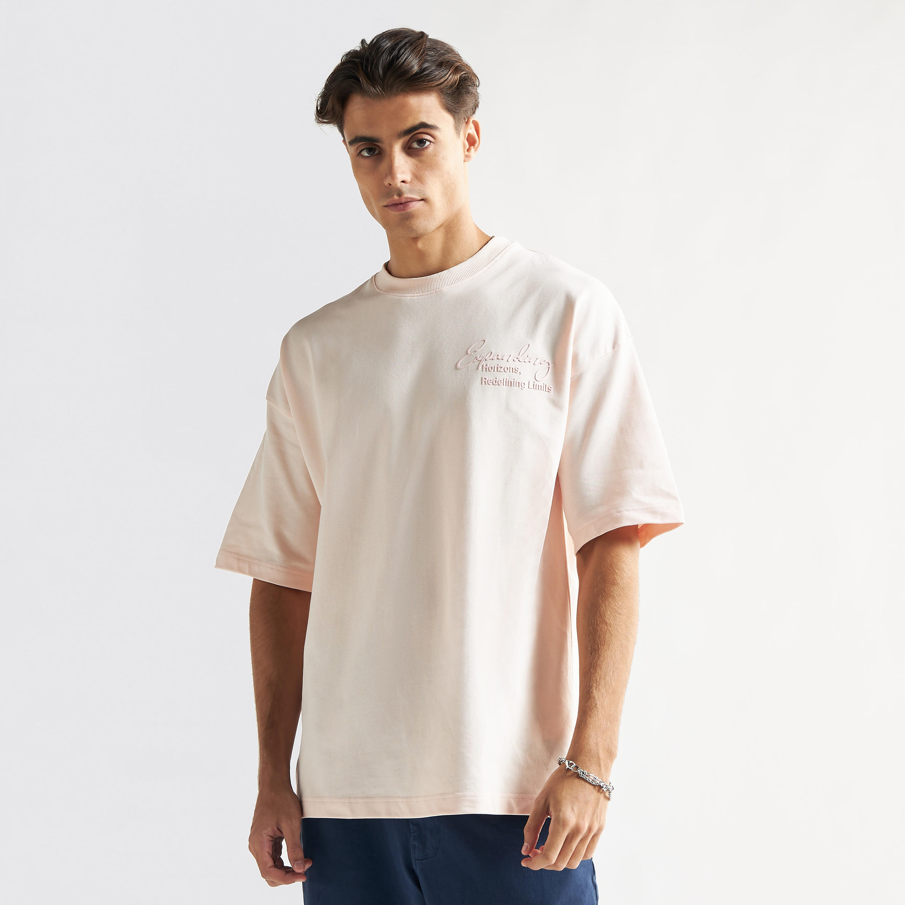 تيشيرت سادة بياقة ضيّقة وأكمام بأكتاف منسدلة-men-clothing-tshirtsandpolos-tshirts-image-1