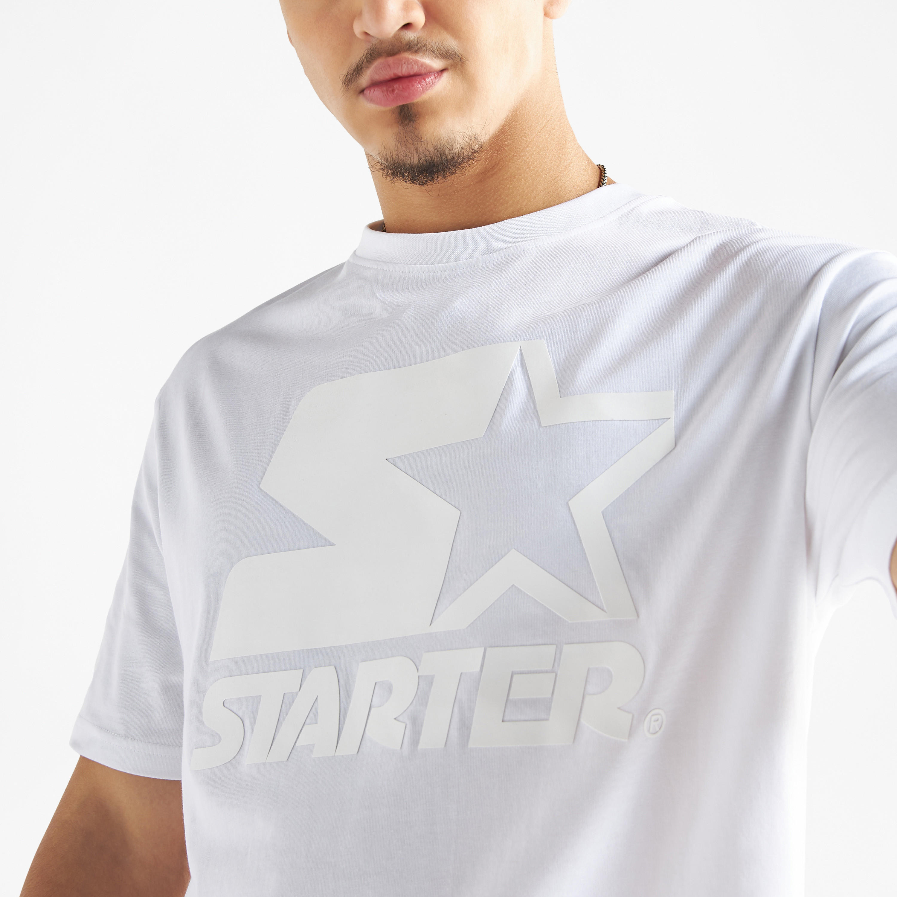 تيشيرت بياقة ضيّقة وأكمام قصيرة وطبعات-men-clothing-tshirtsandpolos-tshirts-image-1