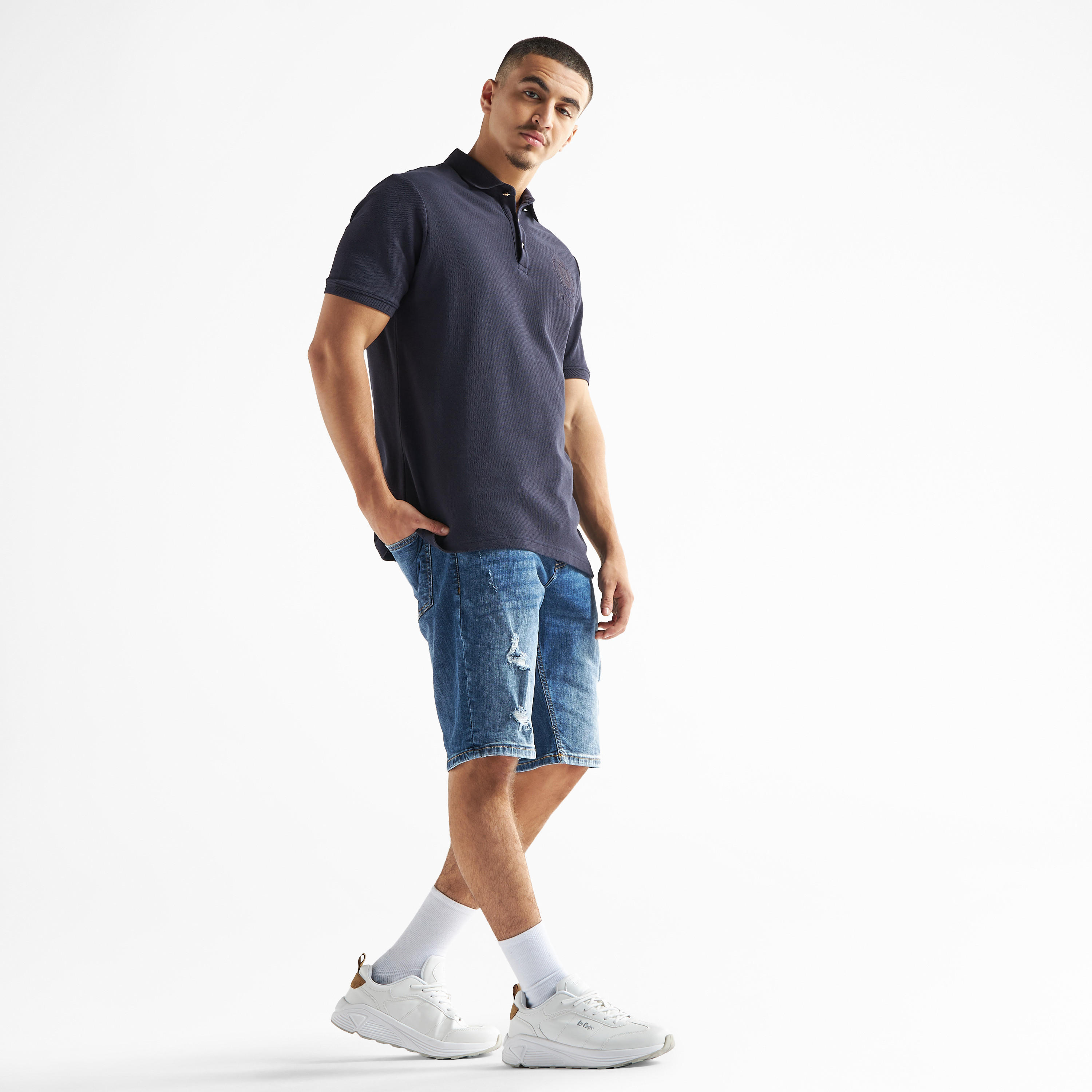 تيشيرت بولو مطرّز بأكمام قصيرة-men-clothing-tshirtsandpolos-polos-image-3