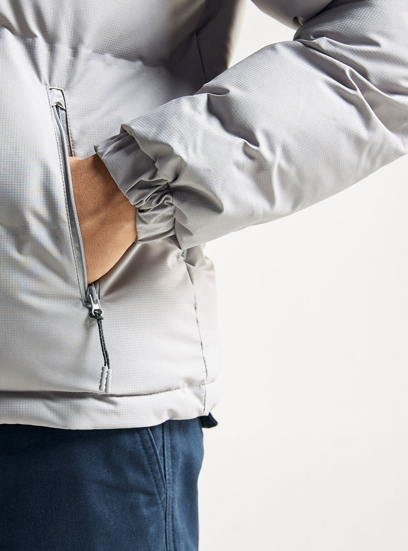 جاكيت سادة بسحّاب وأكمام طويلة وجيوب-men-clothing-jacketsandblazers-jackets-image-1
