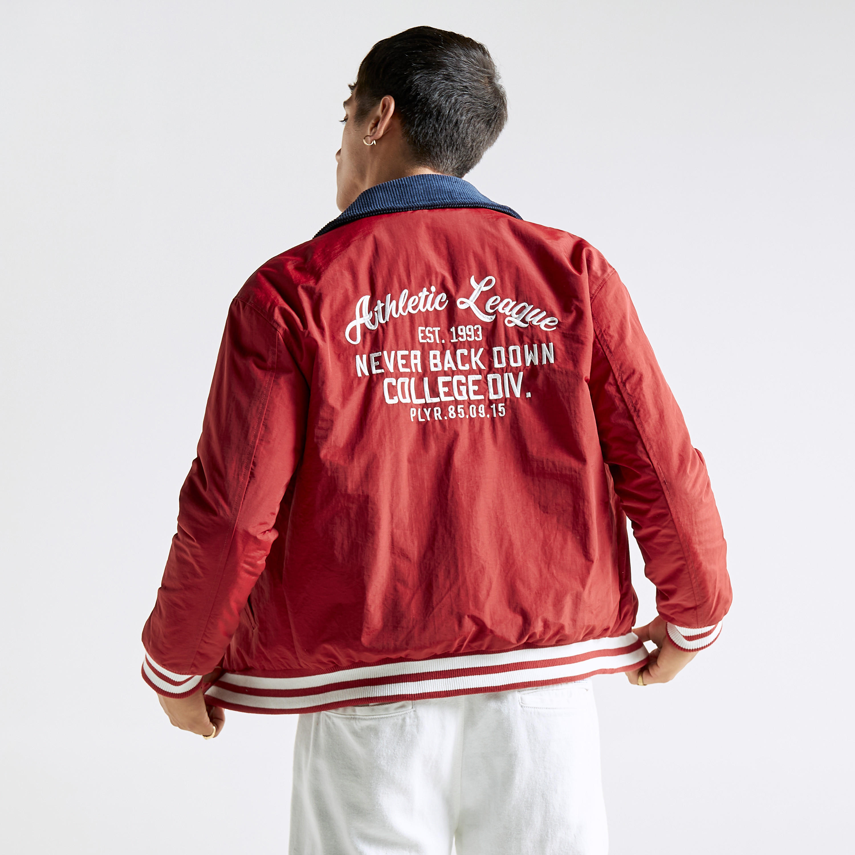 جاكيت مطرّز بزر وجيوب-men-clothing-jacketsandblazers-jackets-image-5