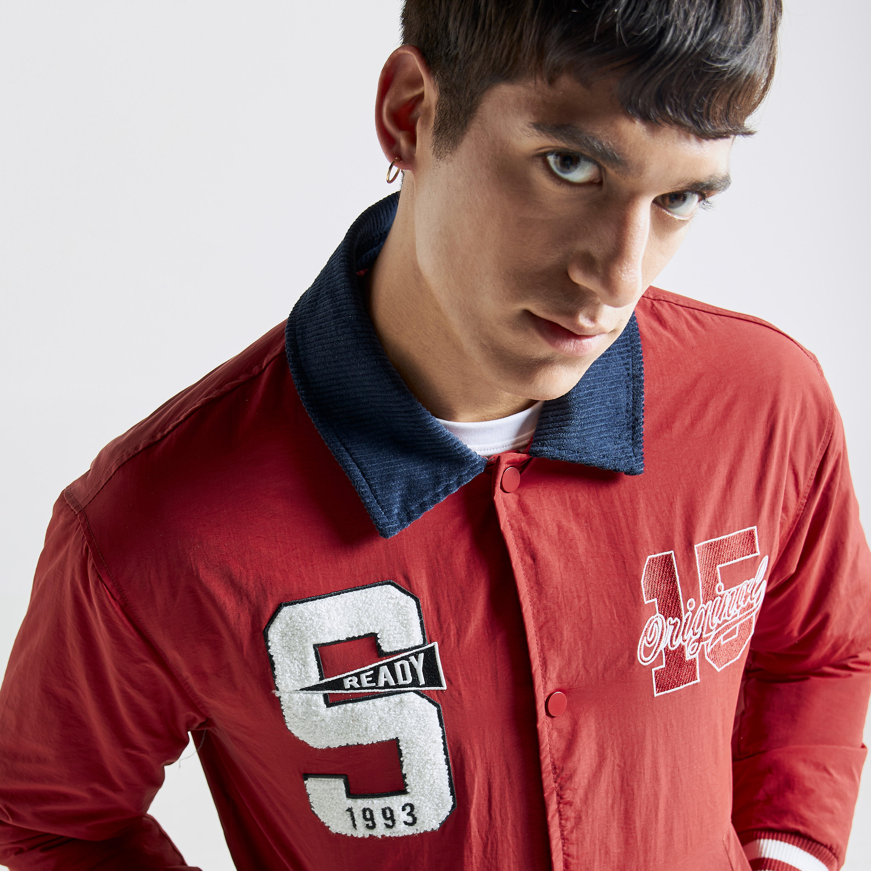 جاكيت مطرّز بزر وجيوب-men-clothing-jacketsandblazers-jackets-image-1