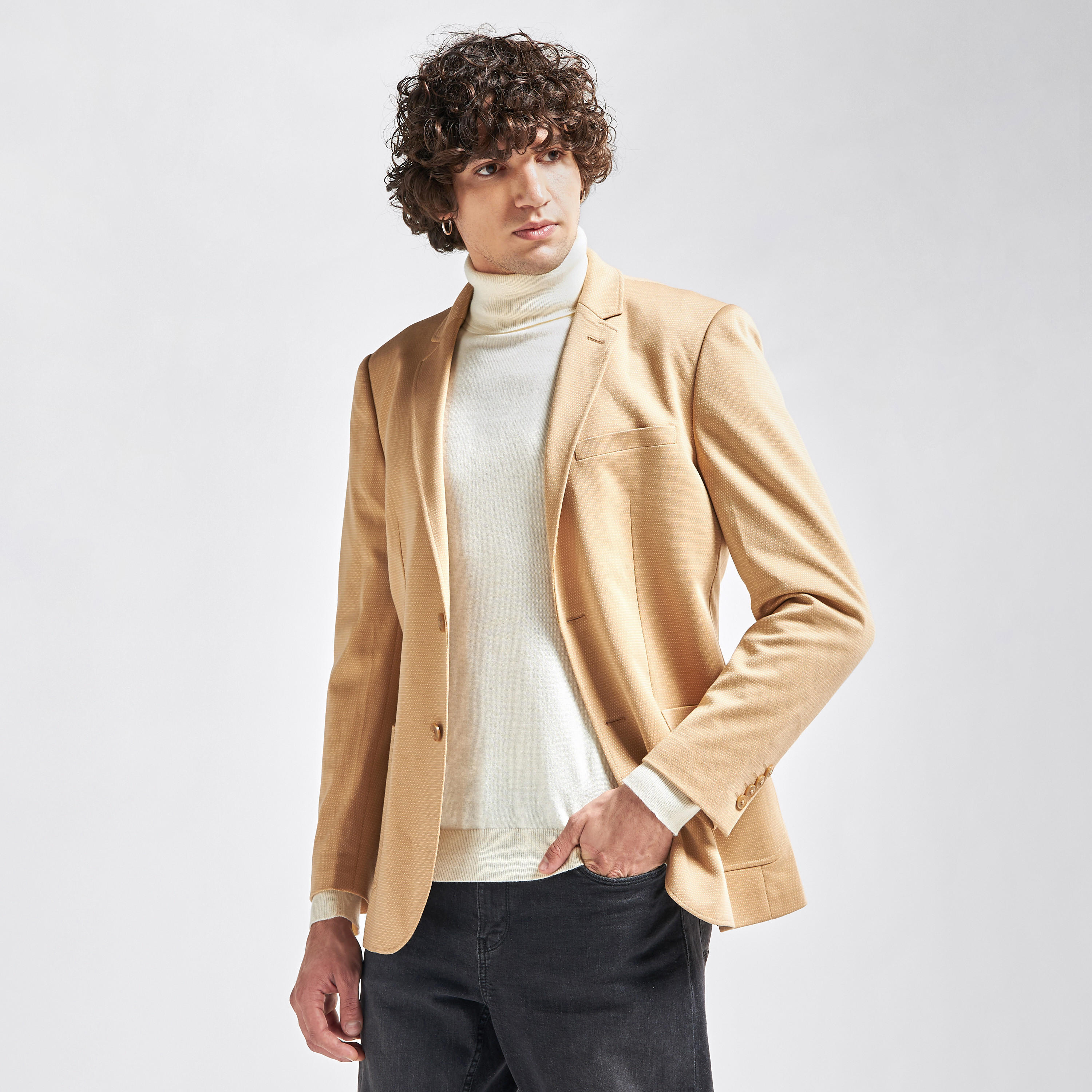 جاكيت بليزر بارز الملمس بياقة مطوية وأكمام طويلة-men-winterwear-jacketsandblazers-image-1
