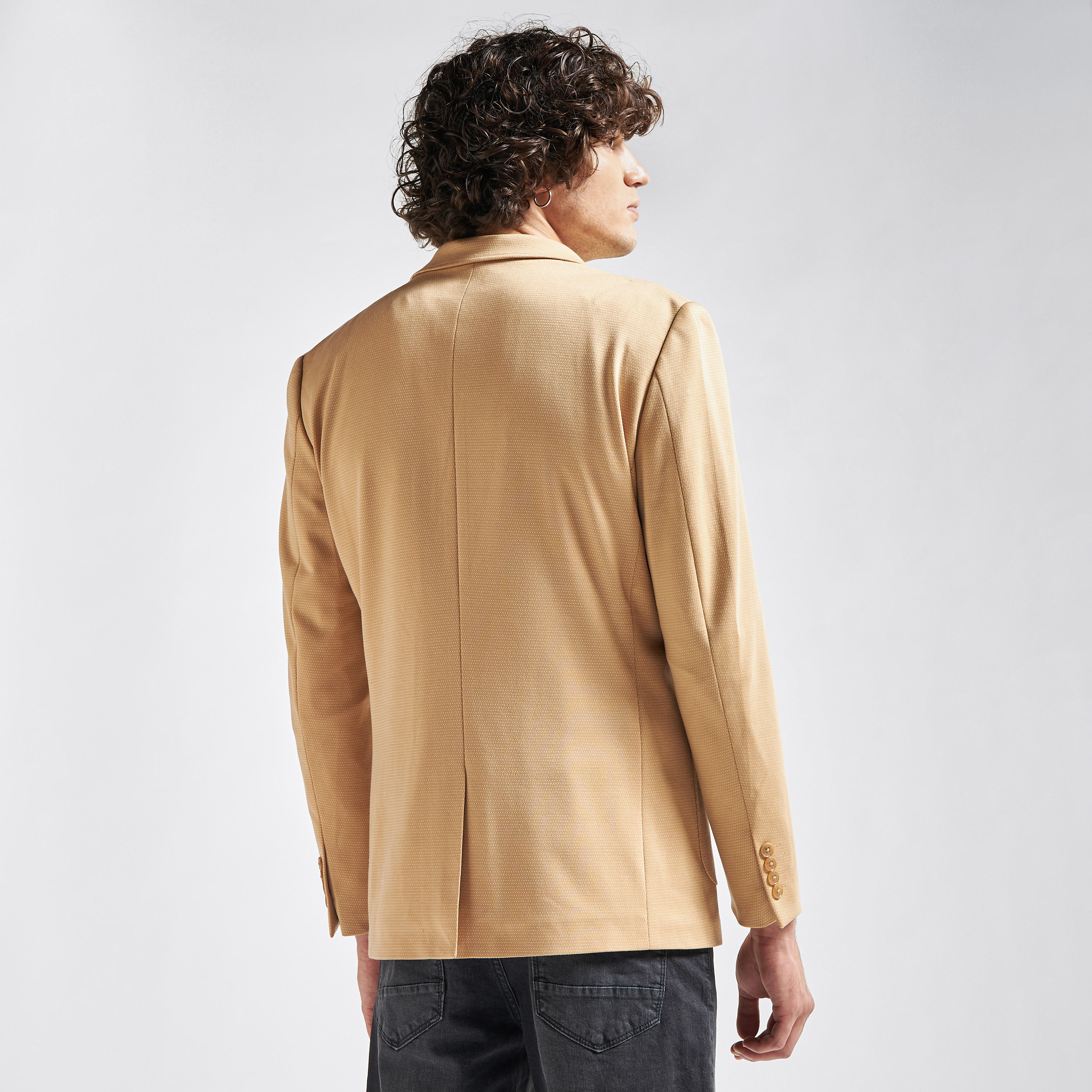 جاكيت بليزر بارز الملمس بياقة مطوية وأكمام طويلة-men-winterwear-jacketsandblazers-image-3