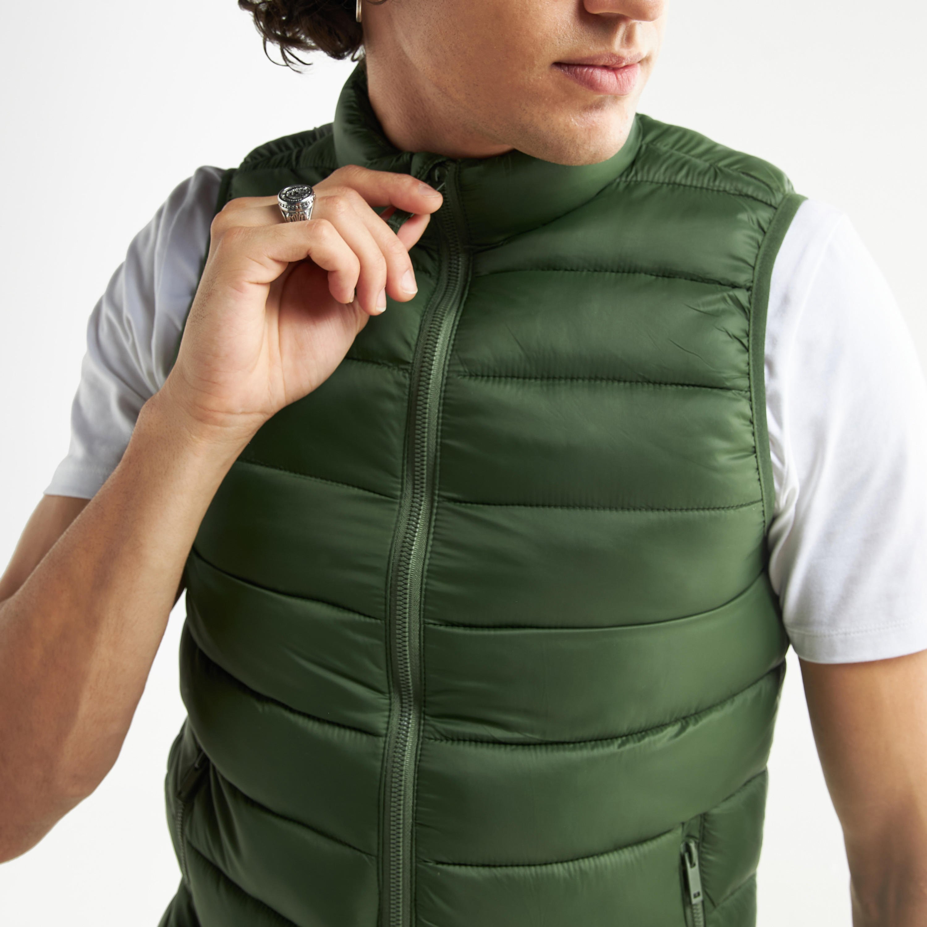 جاكيت مبطّن دون أكمام بسحّاب وجيوب-men-clothing-jacketsandblazers-jackets-image-2