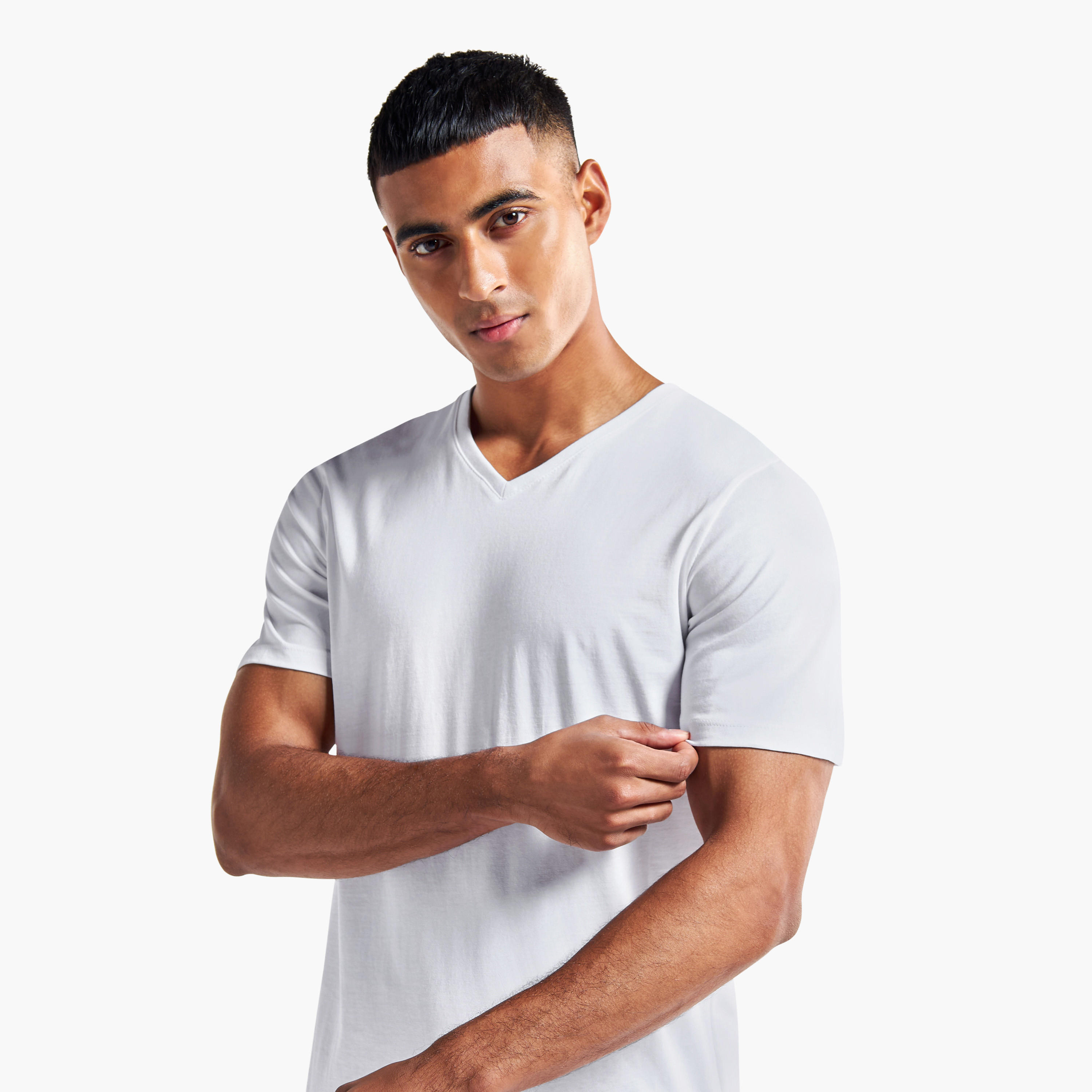 طقم تيشيرت من 3 قطع بقصّة سليم وياقة V وأكمام قصيرة-men-clothing-tshirtsandpolos-tshirts-image-2