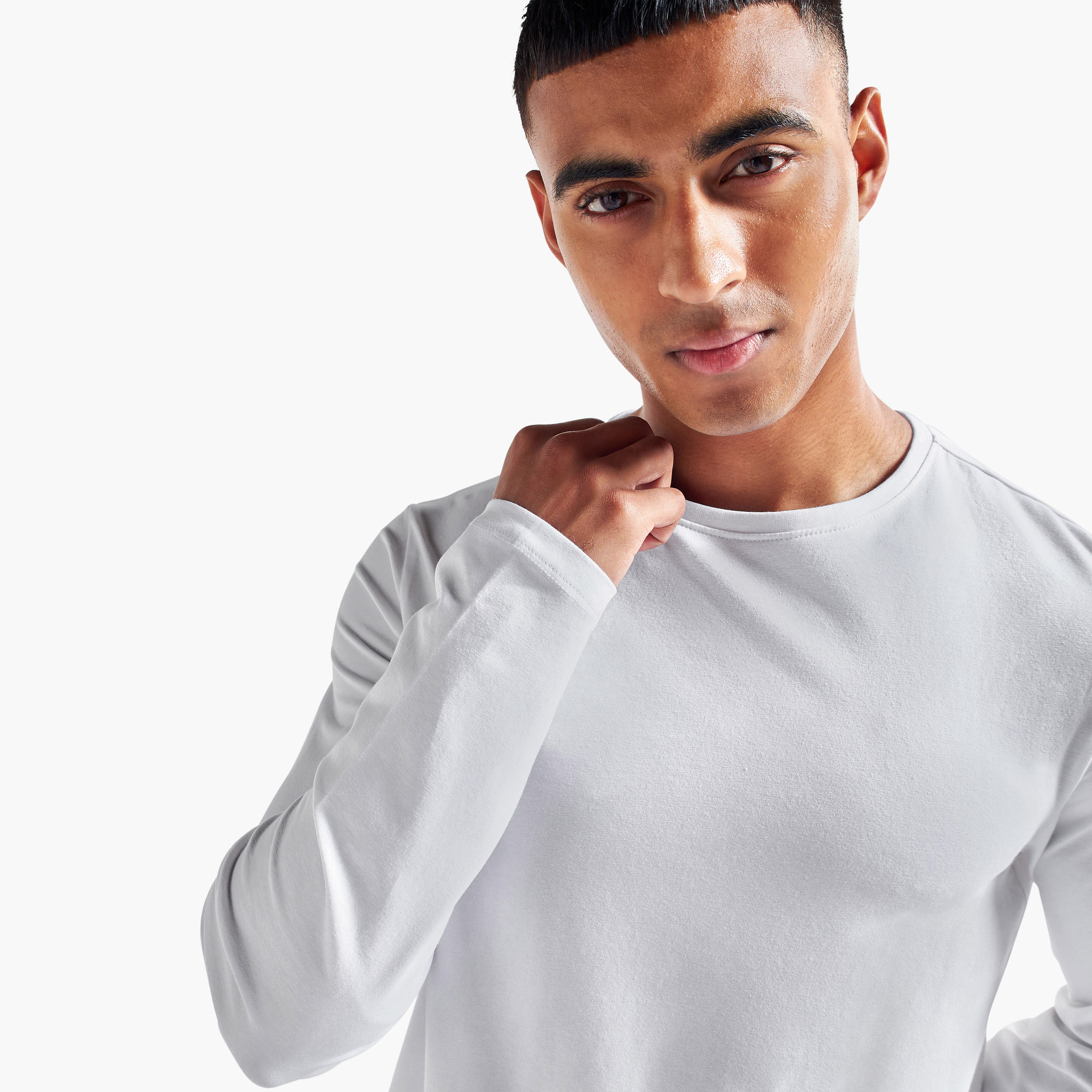 طقم تيشيرت من قطعتين بقصّة سليم وياقة ضيّقة وأكمام طويلة-men-clothing-tshirtsandpolos-tshirts-image-2