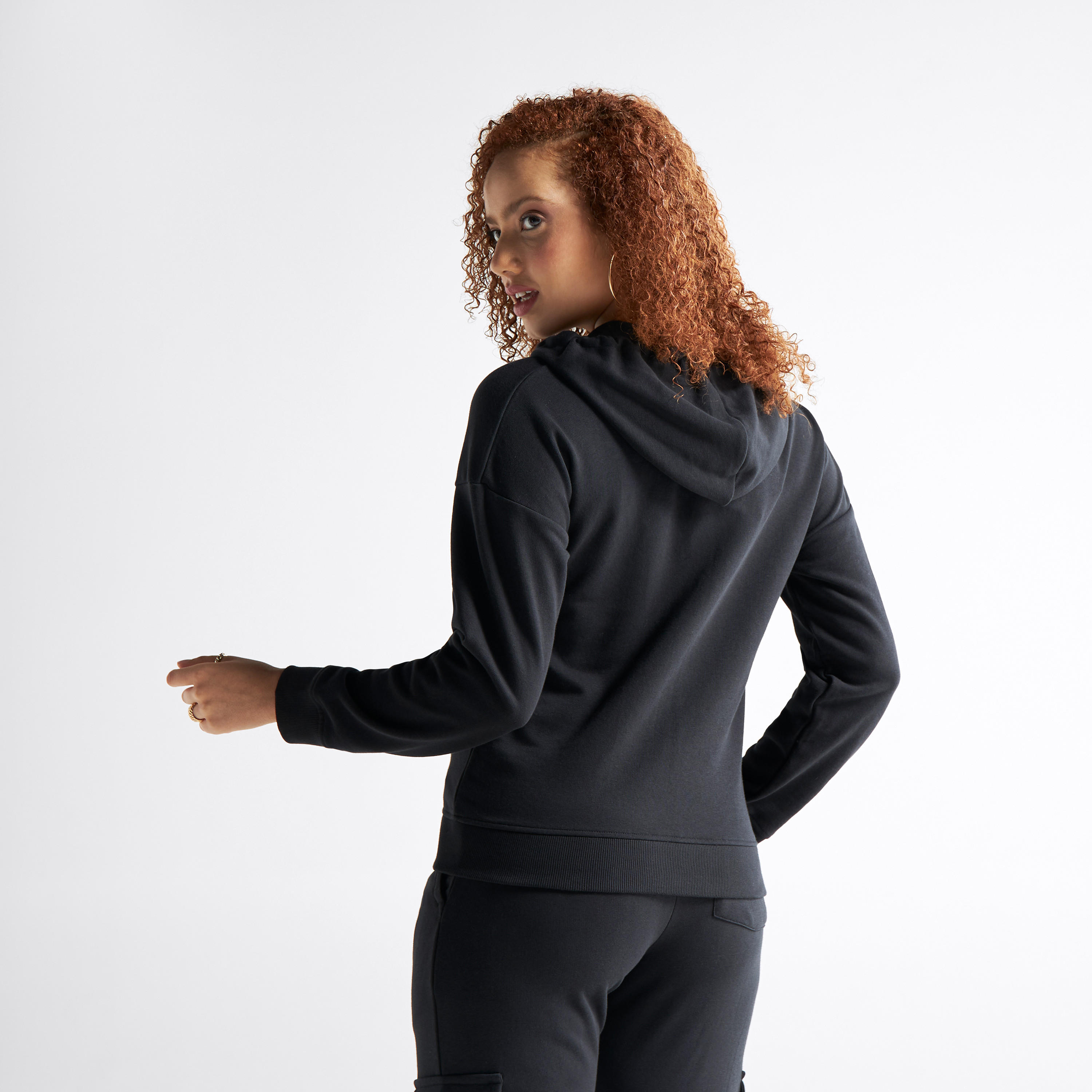 هودي سادة بسحاب وأكمام طويلة وجيوب-women-winterwear-hoodiesandsweatshirts-hoodies-image-3