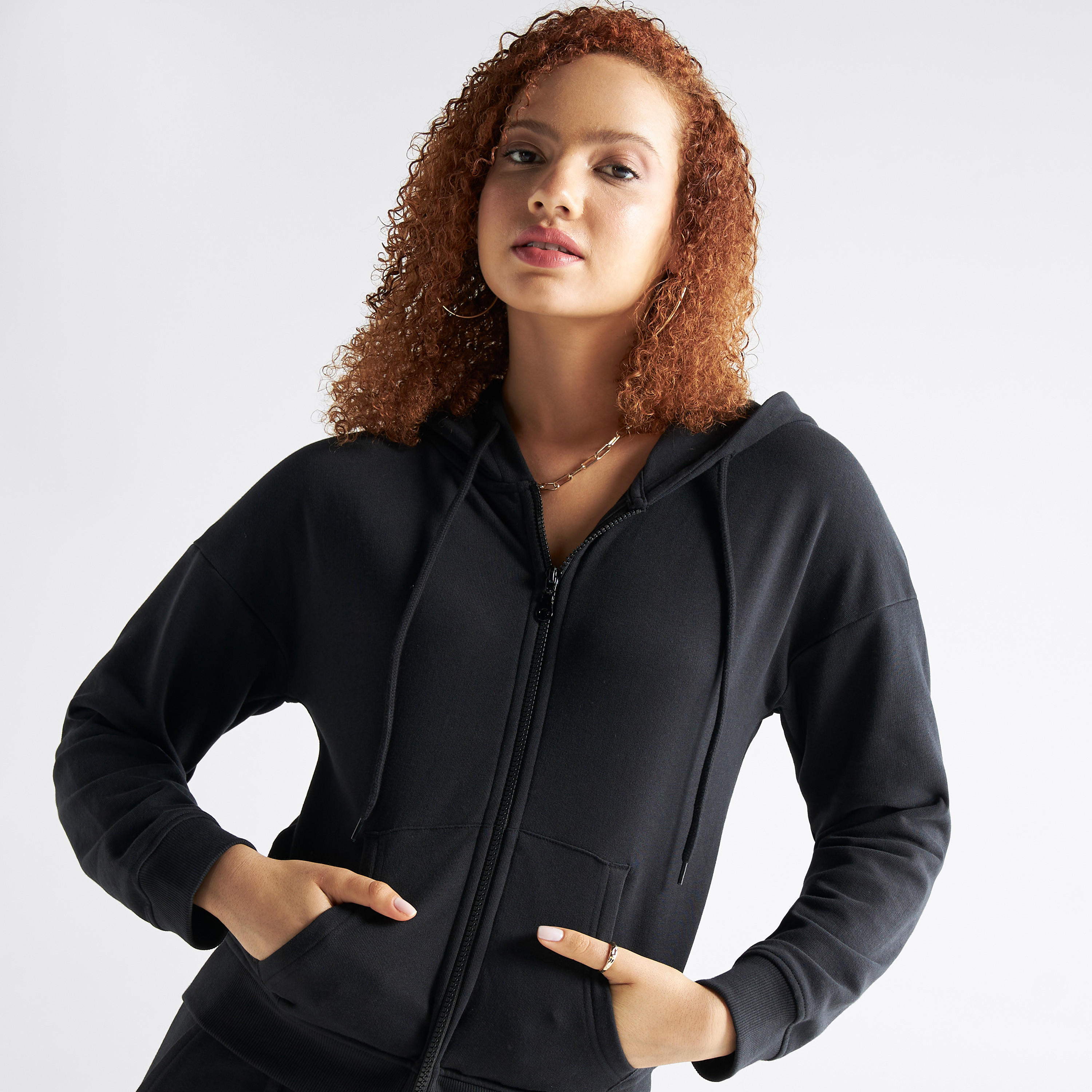 هودي سادة بسحاب وأكمام طويلة وجيوب-women-winterwear-hoodiesandsweatshirts-hoodies-image-4